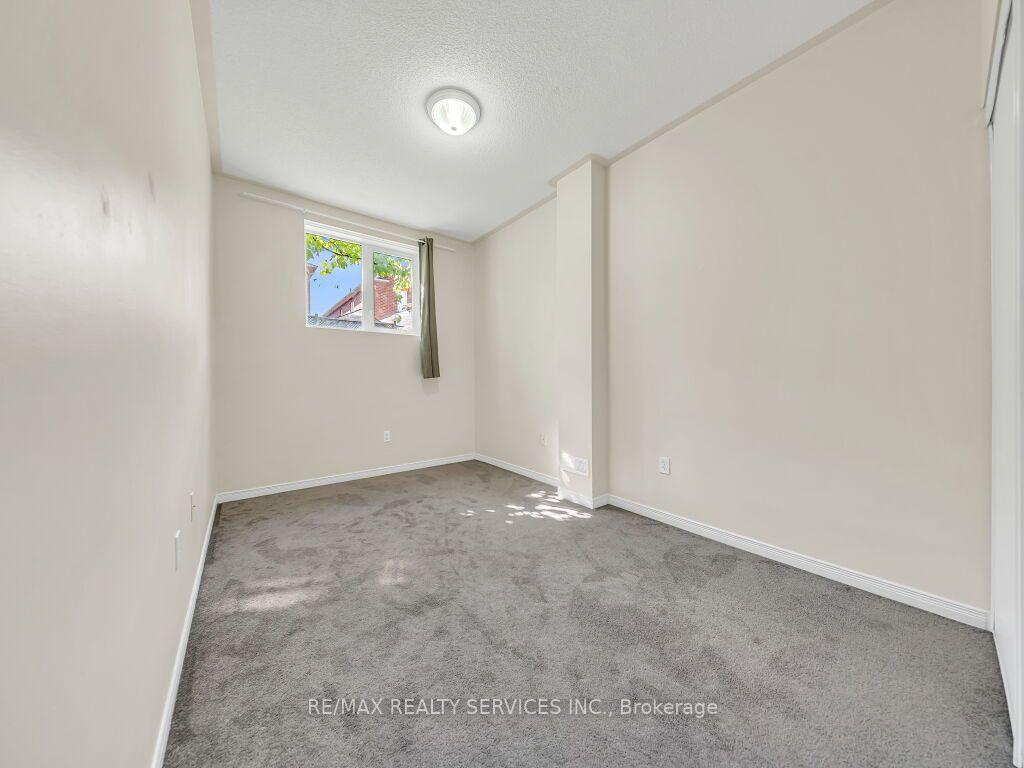 Photo 26 of 101 River Rock Crescent, Brampton, Fletcher's Meadow — HOMEH