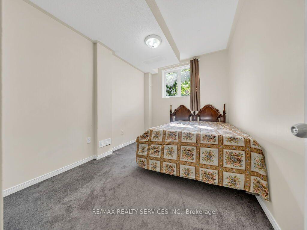 Photo 28 of 101 River Rock Crescent, Brampton, Fletcher's Meadow — HOMEH