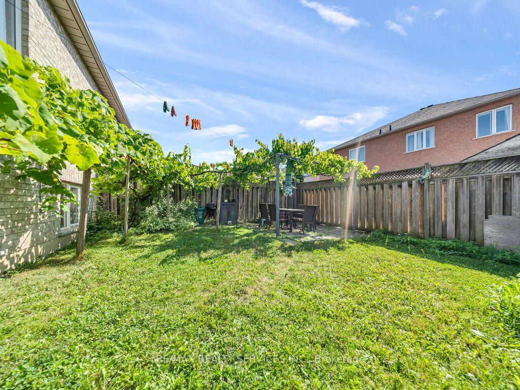 Photo 34 of 101 River Rock Crescent, Brampton, Fletcher's Meadow — HOMEH