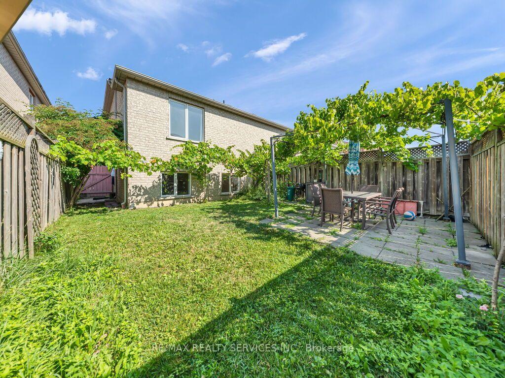Photo 35 of 101 River Rock Crescent, Brampton, Fletcher's Meadow — HOMEH