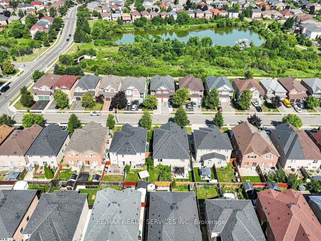 Photo 38 of 101 River Rock Crescent, Brampton, Fletcher's Meadow — HOMEH