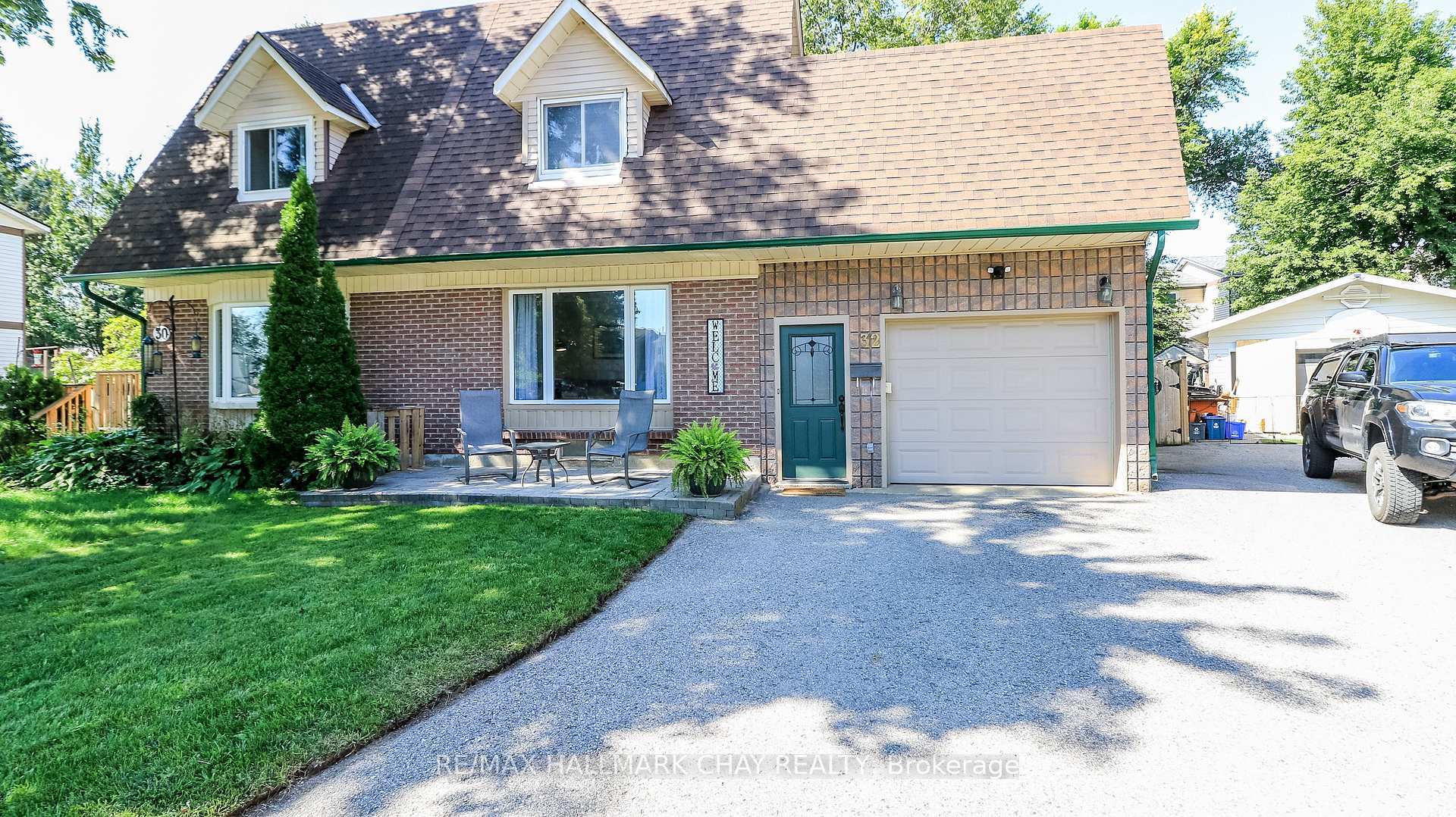 Photo 5 of 32 Wilde Place, Barrie, Letitia Heights — HOMEH