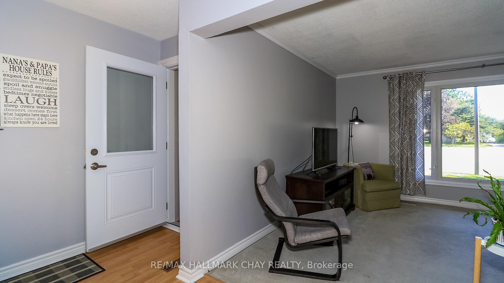 Photo 9 of 32 Wilde Place, Barrie, Letitia Heights — HOMEH