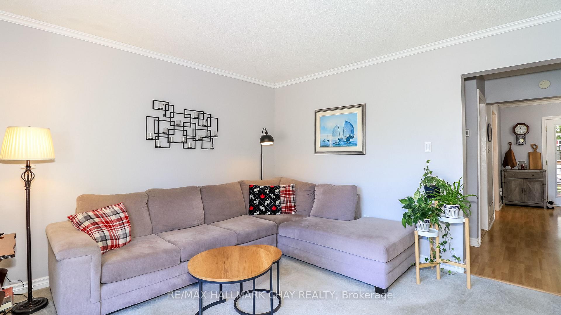 Photo 11 of 32 Wilde Place, Barrie, Letitia Heights — HOMEH