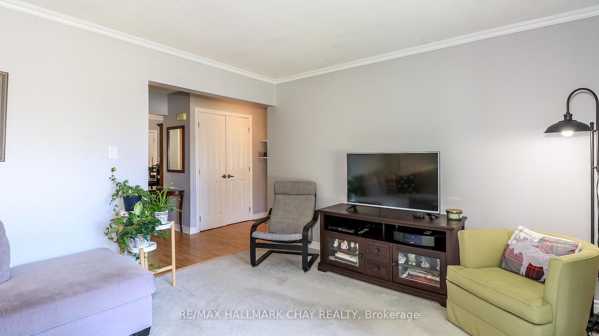 Photo 12 of 32 Wilde Place, Barrie, Letitia Heights — HOMEH