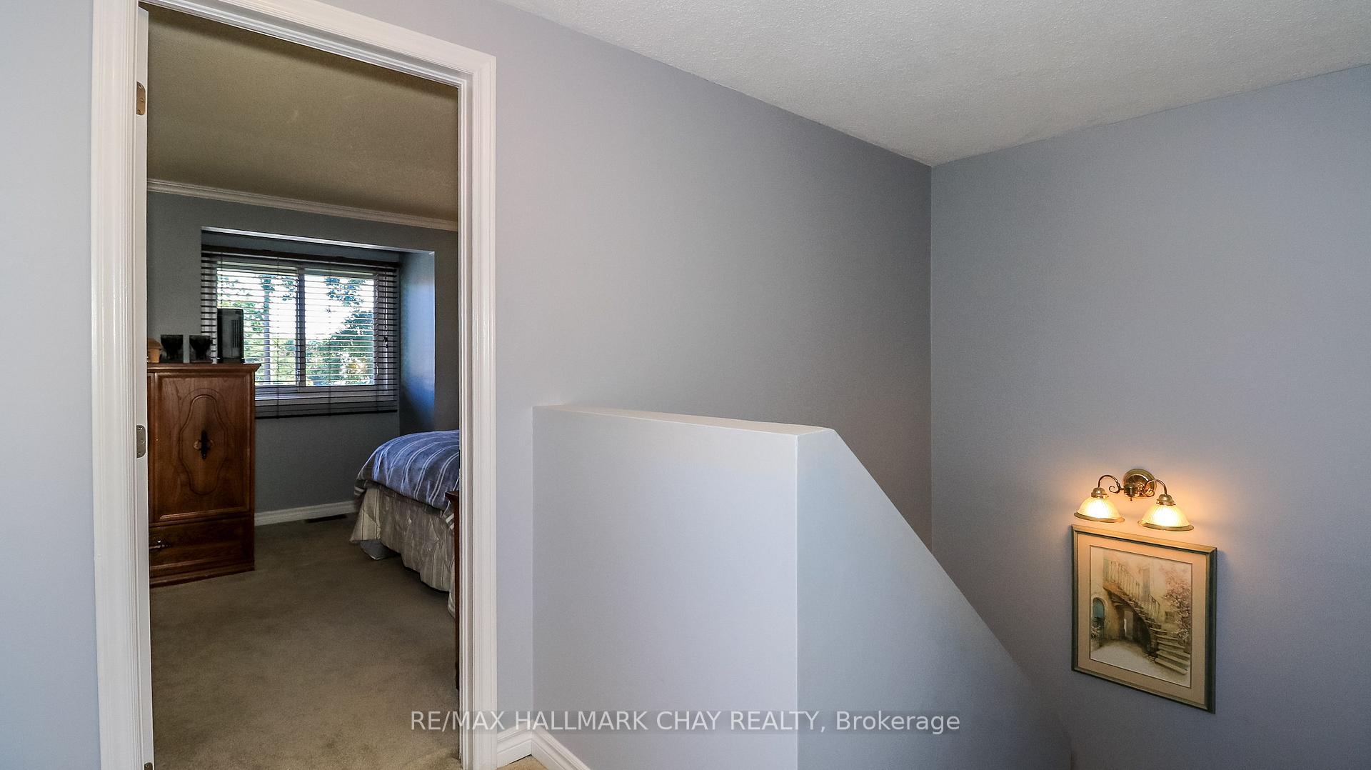 Photo 19 of 32 Wilde Place, Barrie, Letitia Heights — HOMEH