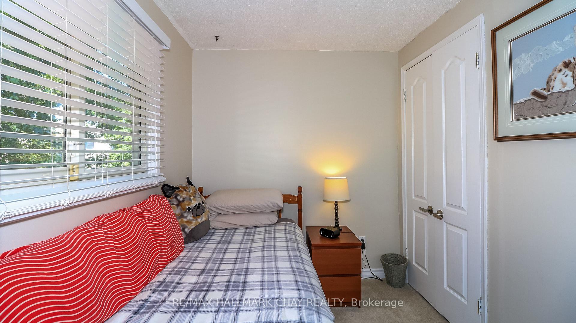 Photo 23 of 32 Wilde Place, Barrie, Letitia Heights — HOMEH