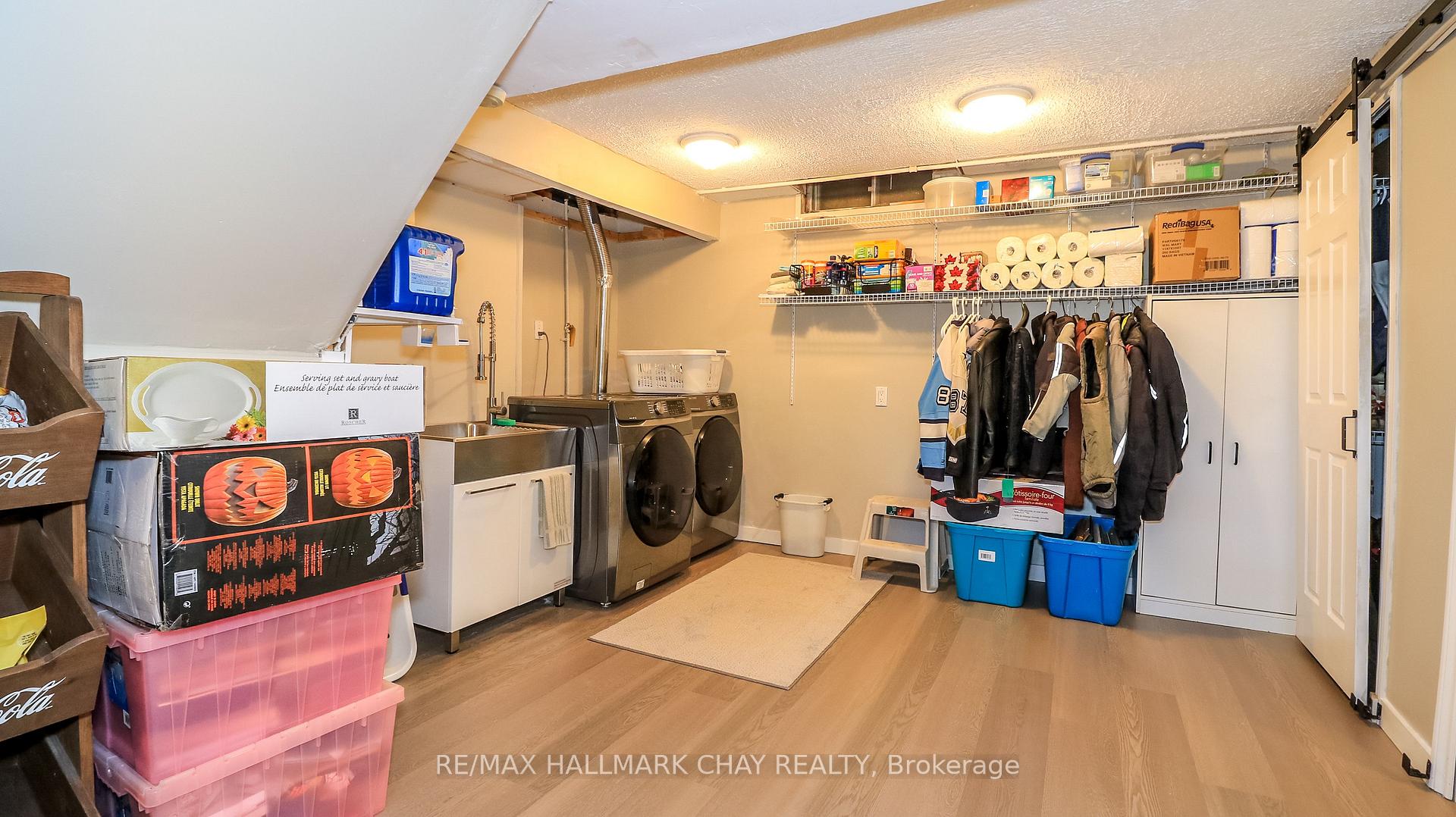 Photo 33 of 32 Wilde Place, Barrie, Letitia Heights — HOMEH