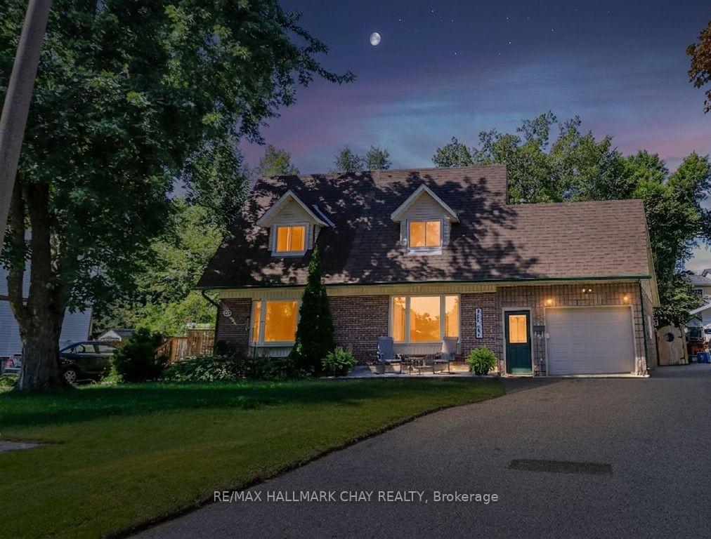 Photo 4 of 32 Wilde Place, Barrie, Letitia Heights — HOMEH