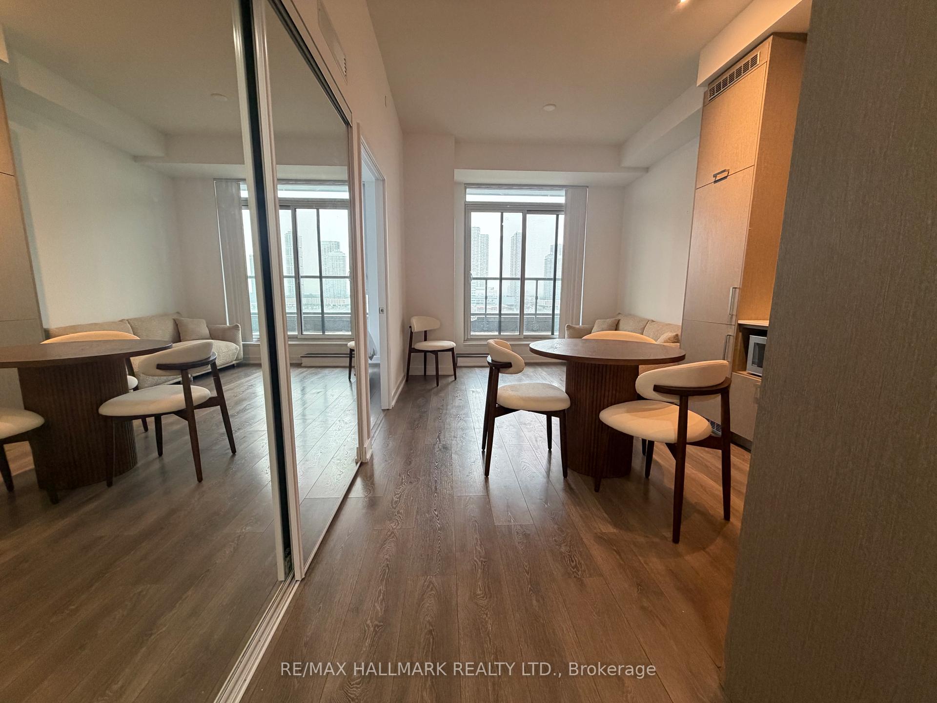Photo 3 of Unit 1215, 38 Honeycrisp Crescent, Vaughan, Vaughan Corporate Centre — HOMEH