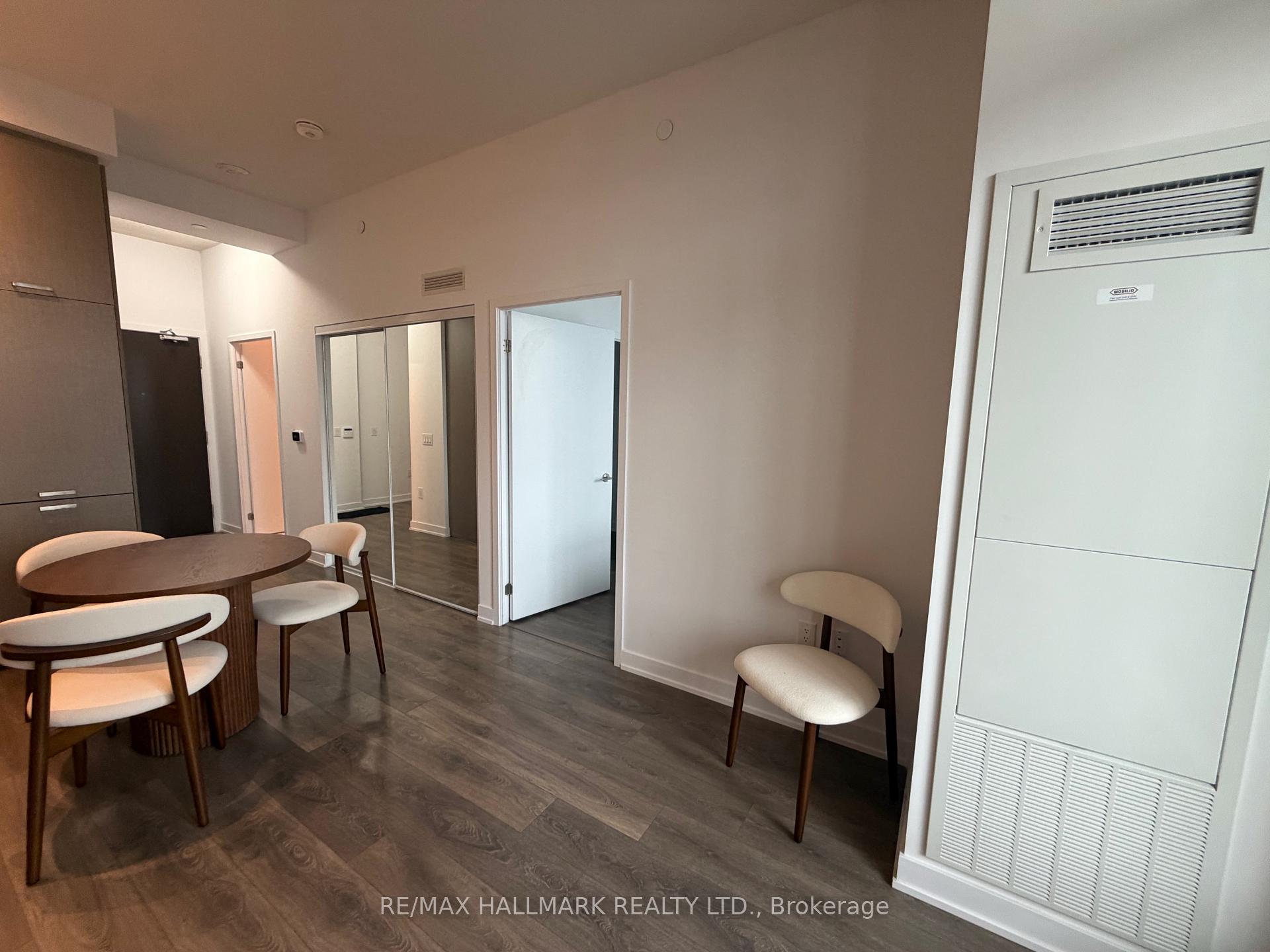 Photo 6 of Unit 1215, 38 Honeycrisp Crescent, Vaughan, Vaughan Corporate Centre — HOMEH