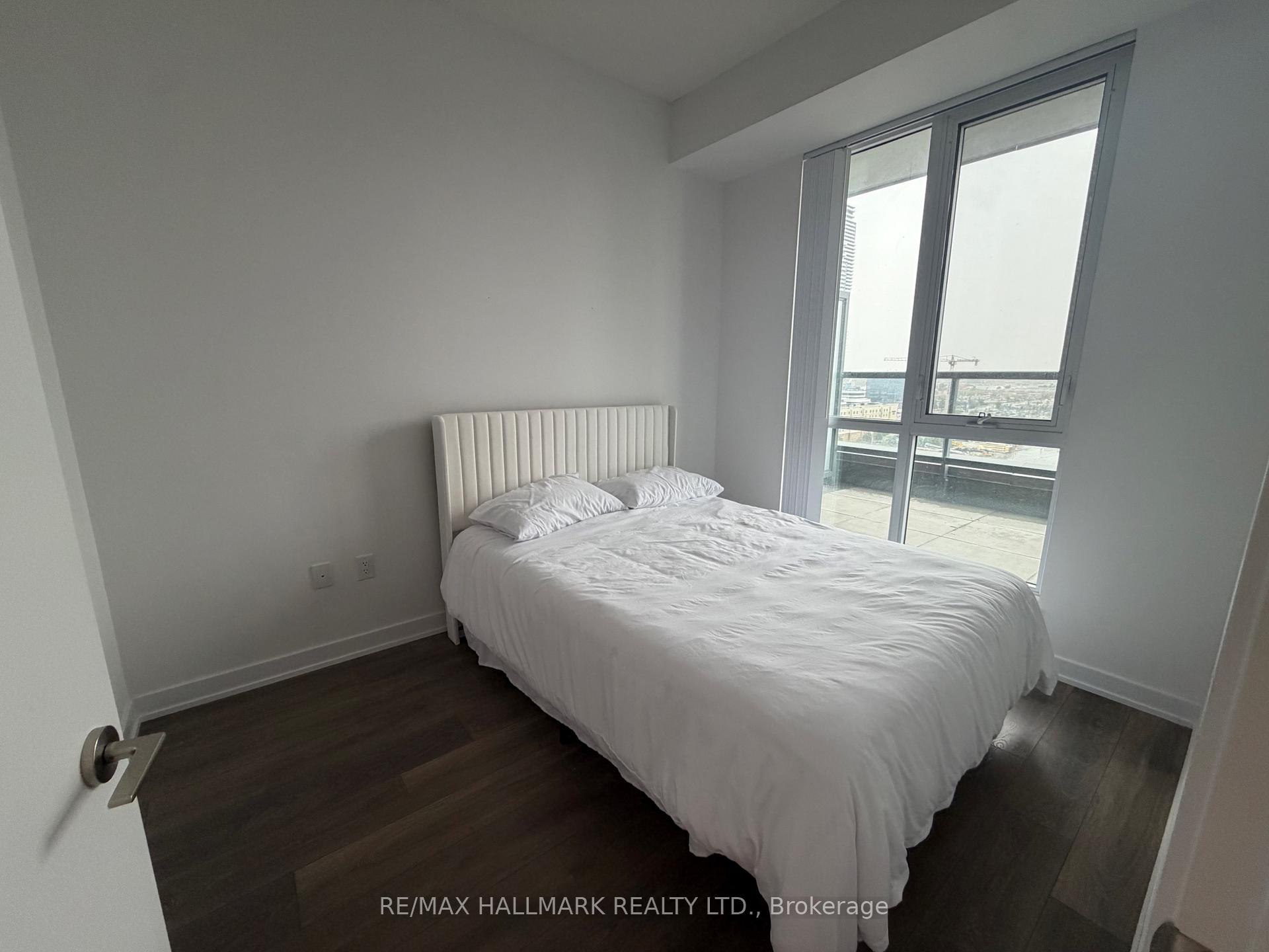 Photo 8 of Unit 1215, 38 Honeycrisp Crescent, Vaughan, Vaughan Corporate Centre — HOMEH