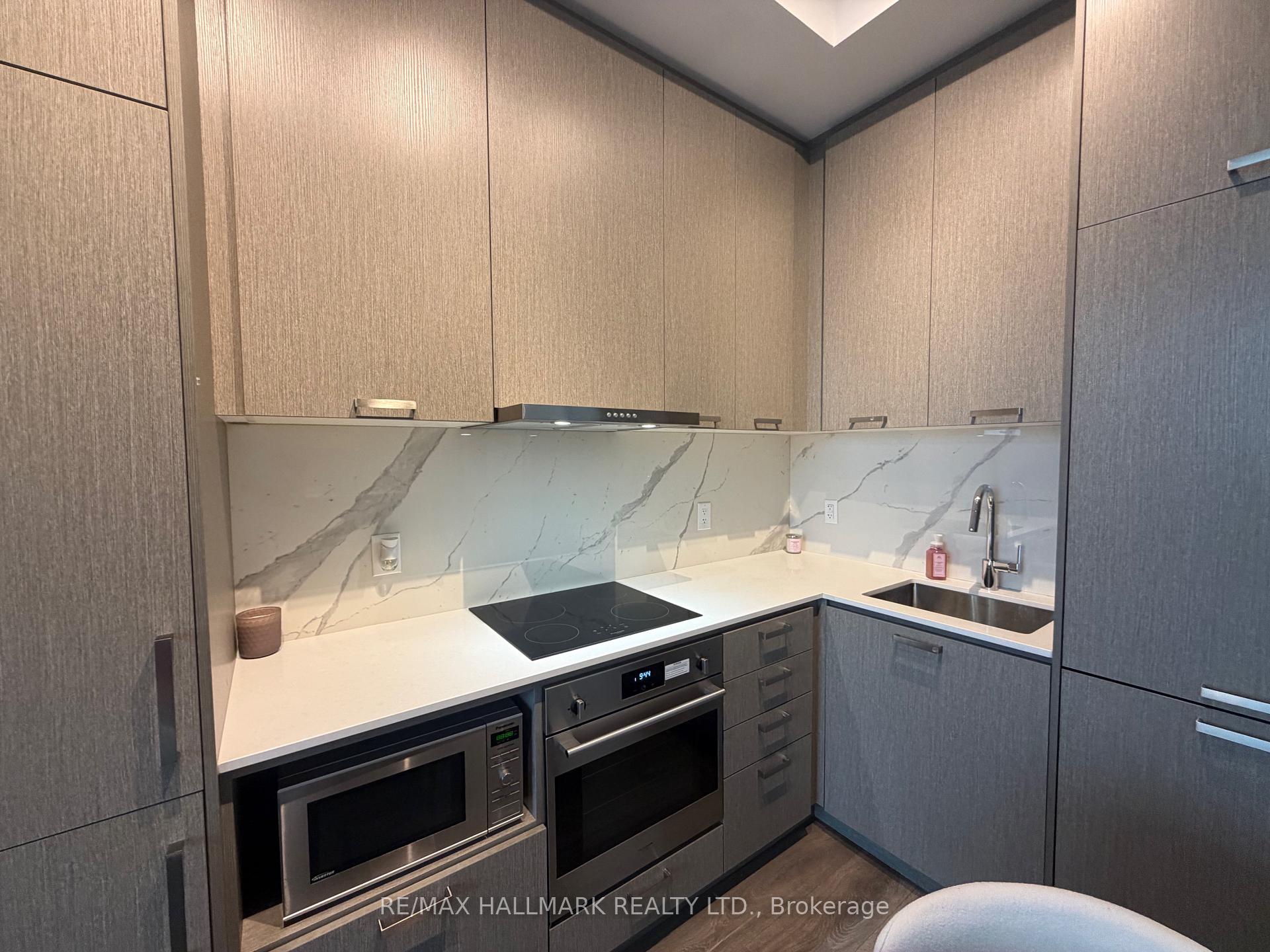 Photo 12 of Unit 1215, 38 Honeycrisp Crescent, Vaughan, Vaughan Corporate Centre — HOMEH