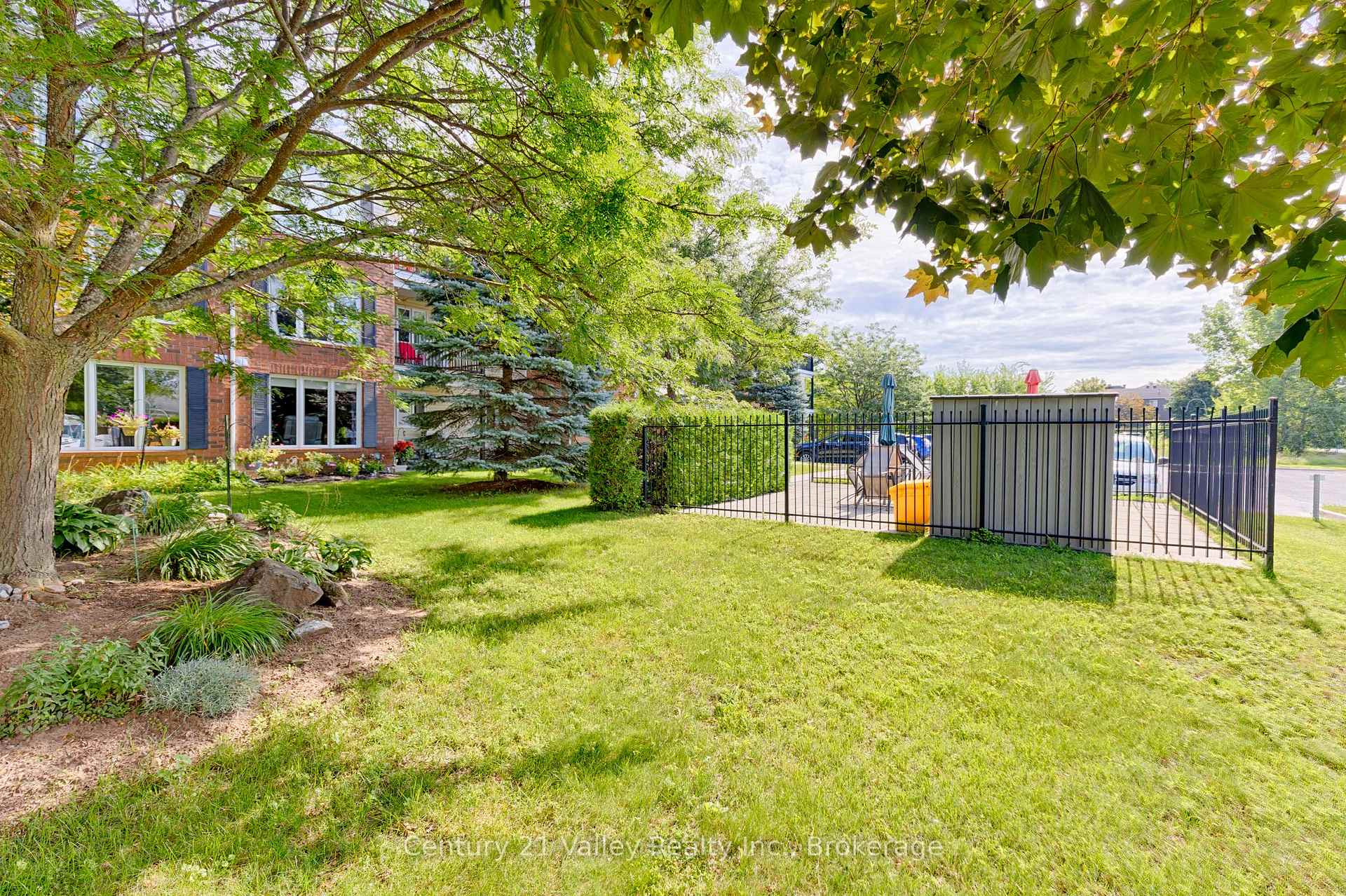 Photo 26 of Unit 302, 16 Sheffield Street, Arnprior, Arnprior — HOMEH
