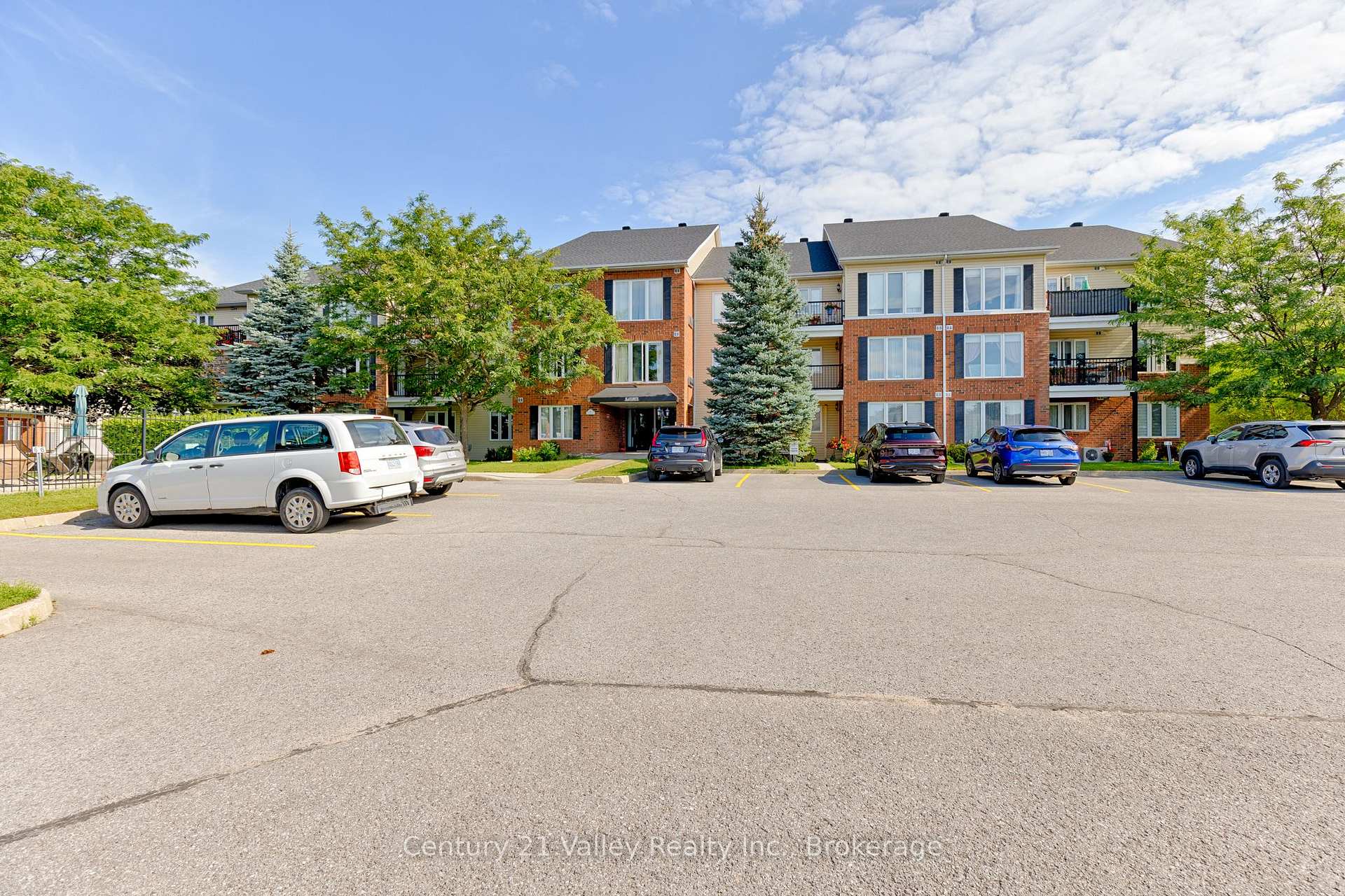 Photo 31 of Unit 302, 16 Sheffield Street, Arnprior, Arnprior — HOMEH