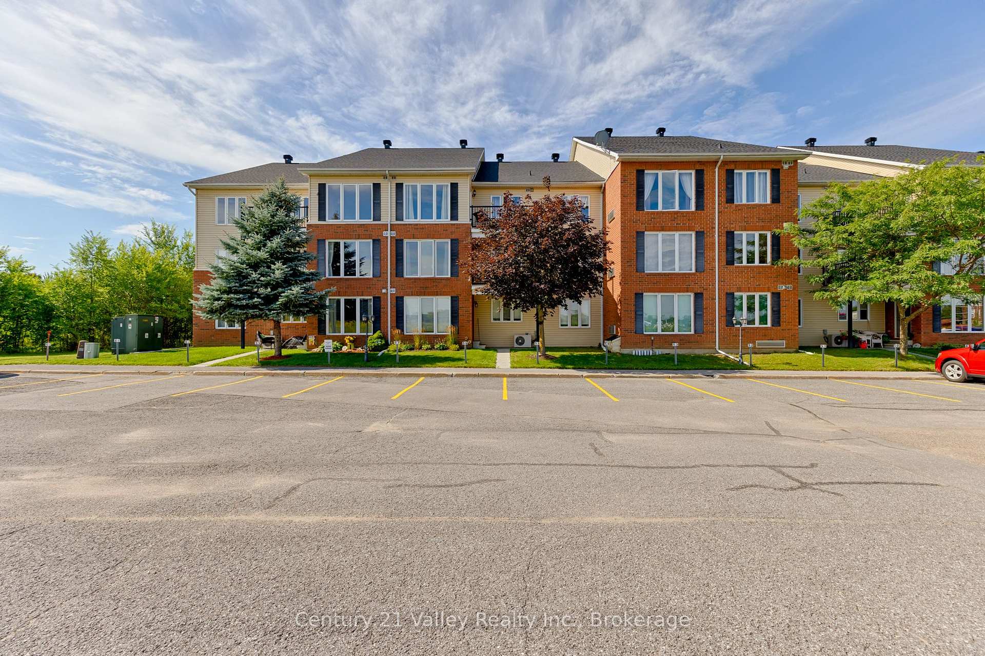 Photo 35 of Unit 302, 16 Sheffield Street, Arnprior, Arnprior — HOMEH