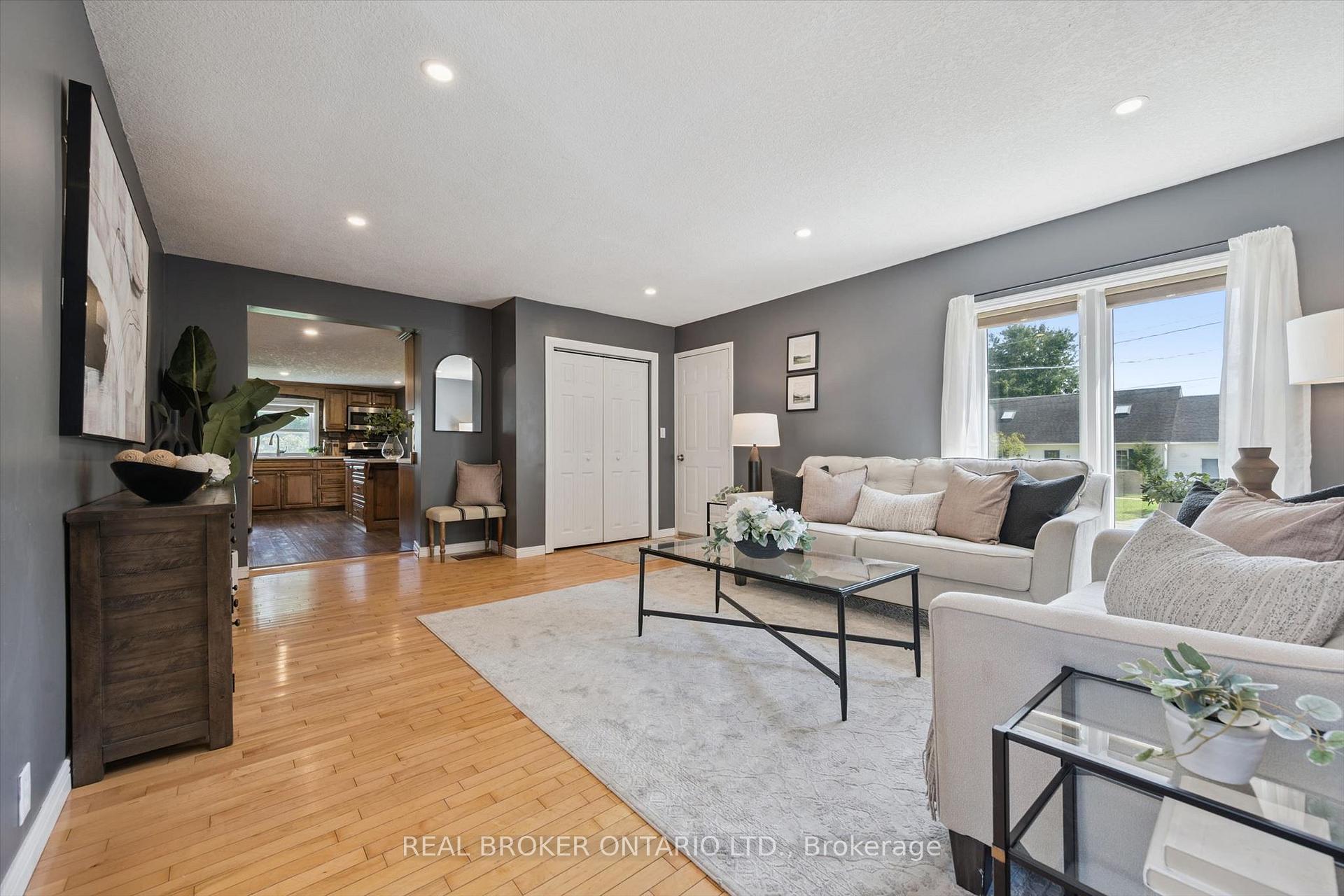 Photo 5 of 91 Jane Street, Wellesley — HOMEH