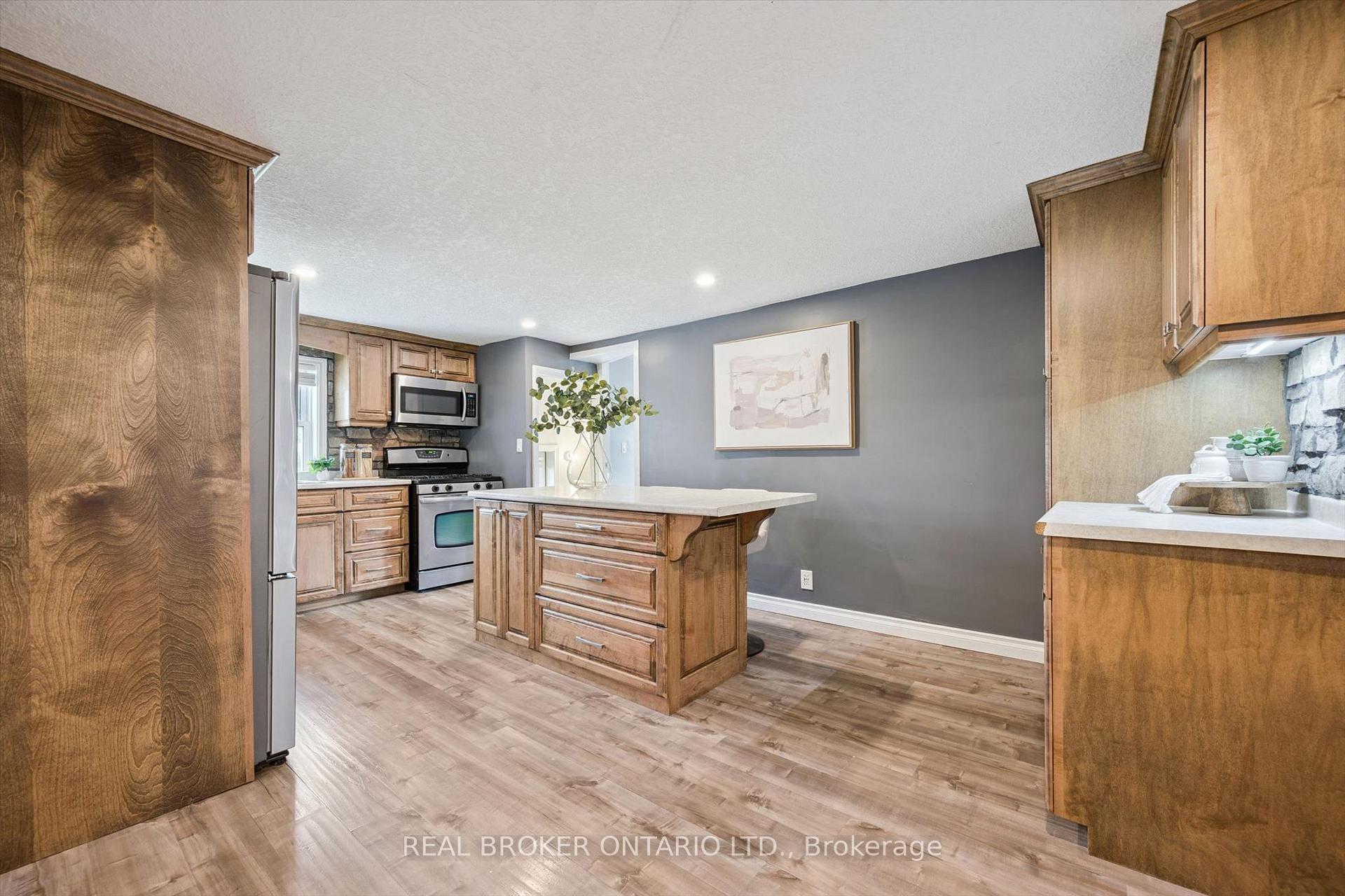 Photo 6 of 91 Jane Street, Wellesley — HOMEH
