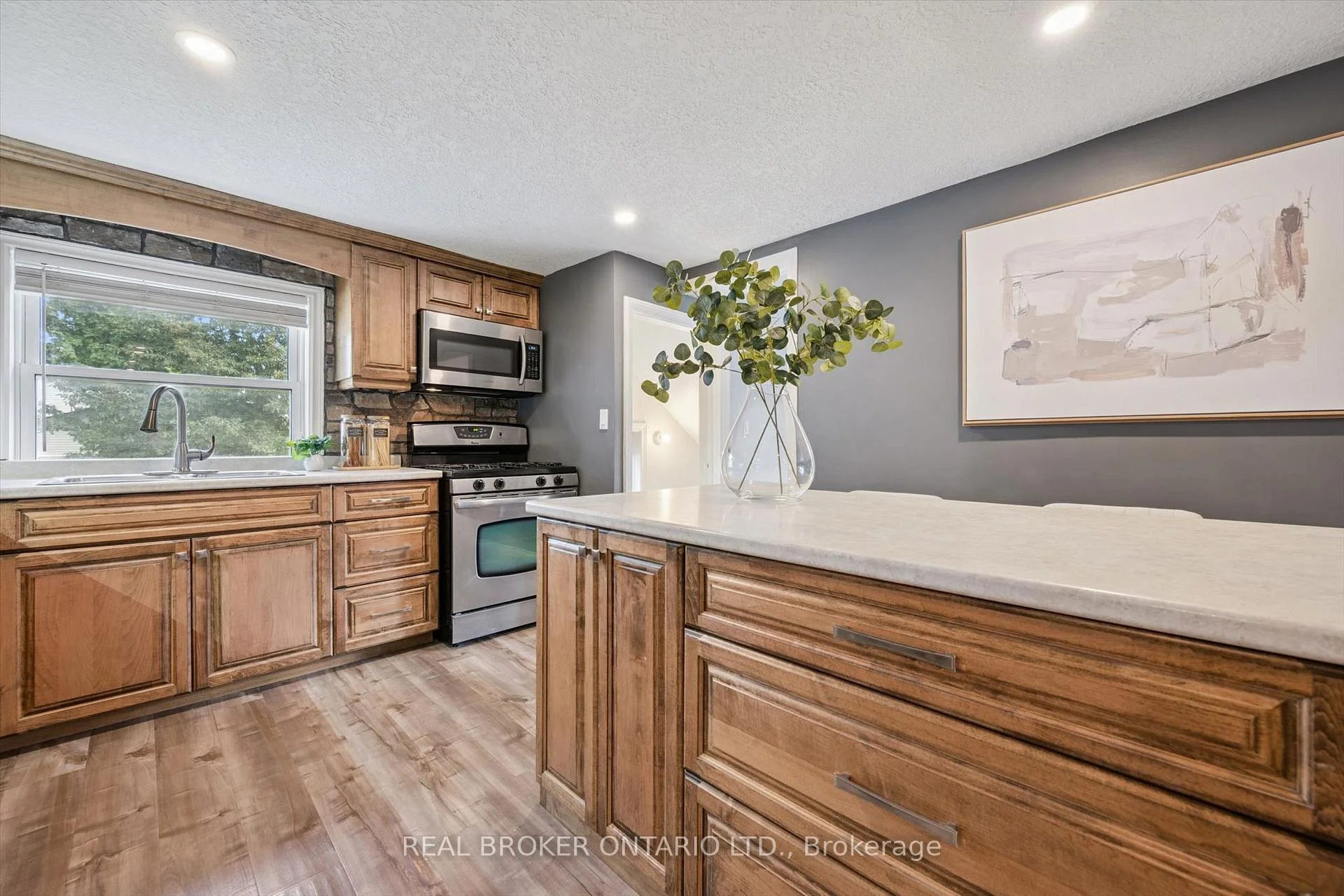 Photo 15 of 91 Jane Street, Wellesley — HOMEH