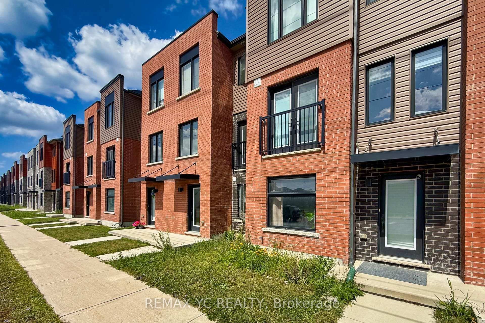 Photo 1 of 5 Fairlane Avenue, Barrie, Painswick South — HOMEH