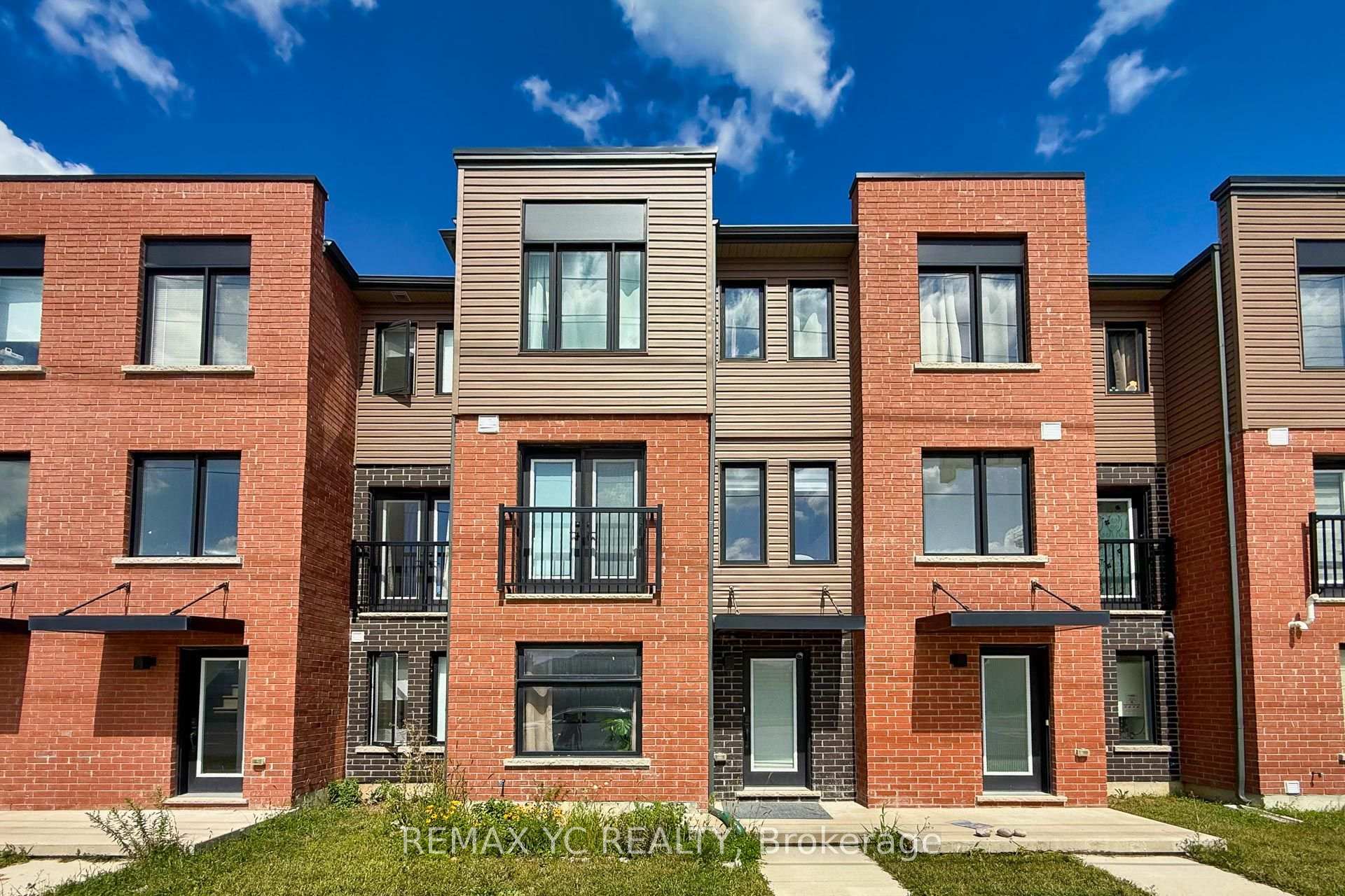 Photo 2 of 5 Fairlane Avenue, Barrie, Painswick South — HOMEH