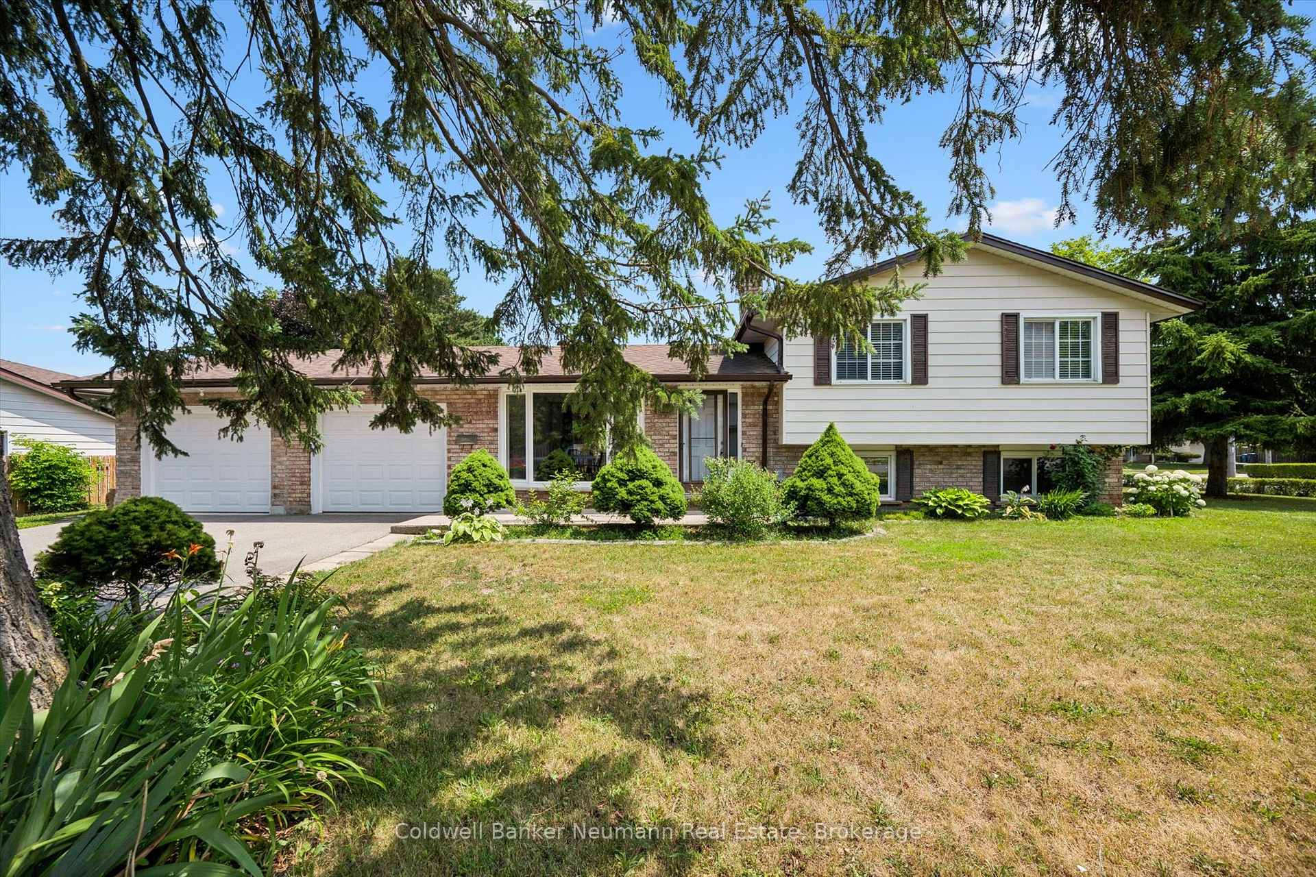 Photo 1 of 3 Meadow Crescent, Guelph, Willow West/Sugarbush/West Acres — HOMEH