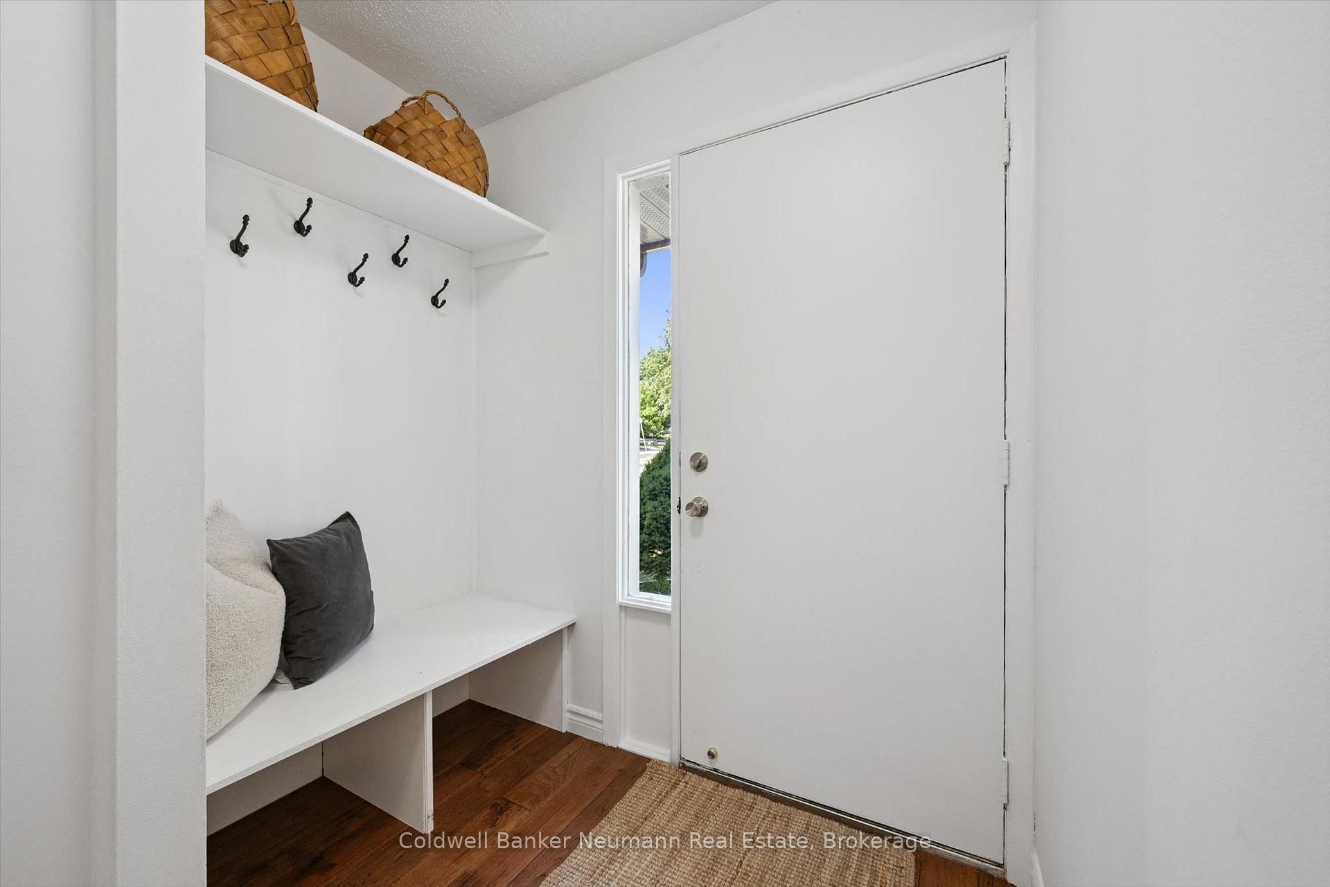 Photo 2 of 3 Meadow Crescent, Guelph, Willow West/Sugarbush/West Acres — HOMEH