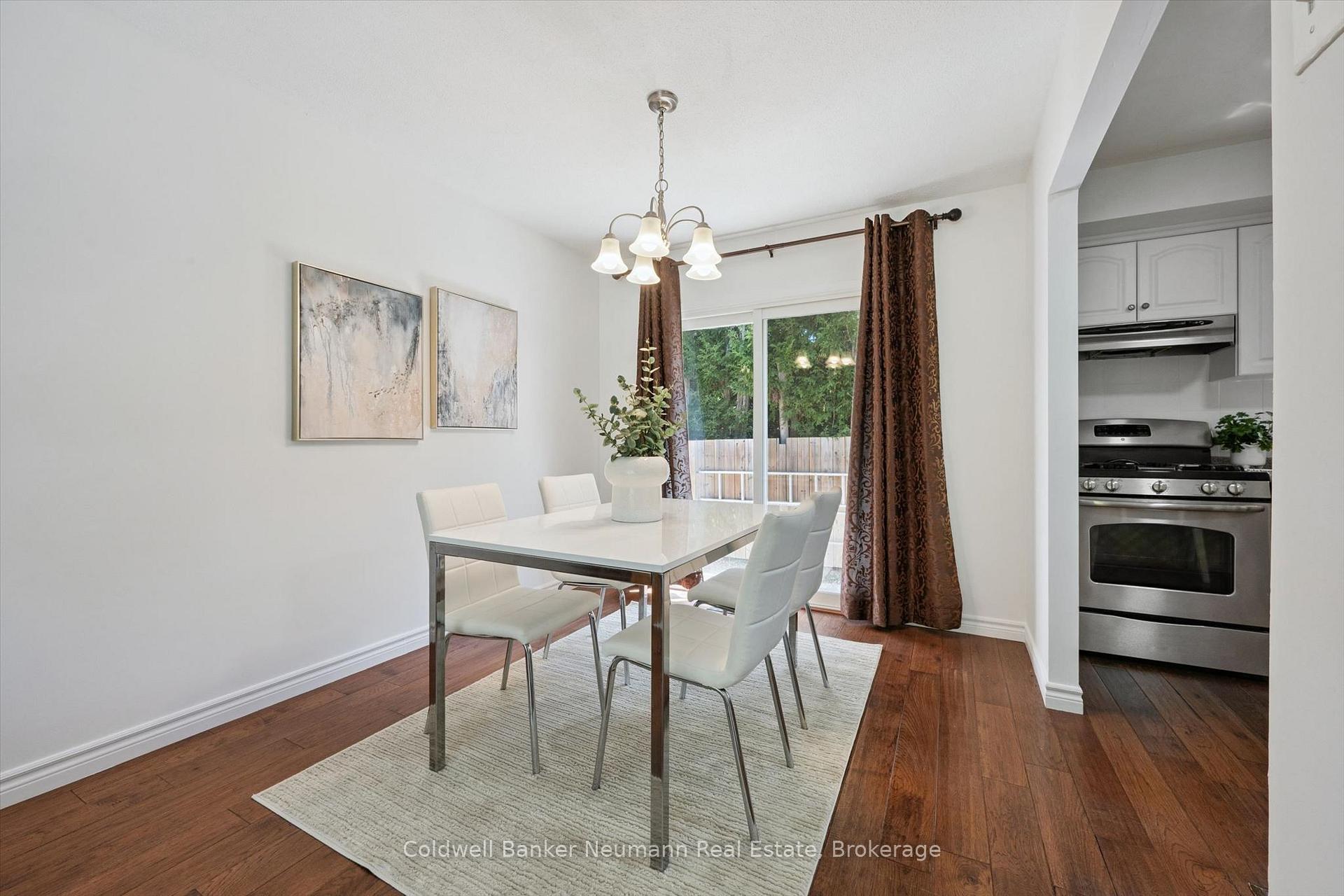 Photo 8 of 3 Meadow Crescent, Guelph, Willow West/Sugarbush/West Acres — HOMEH