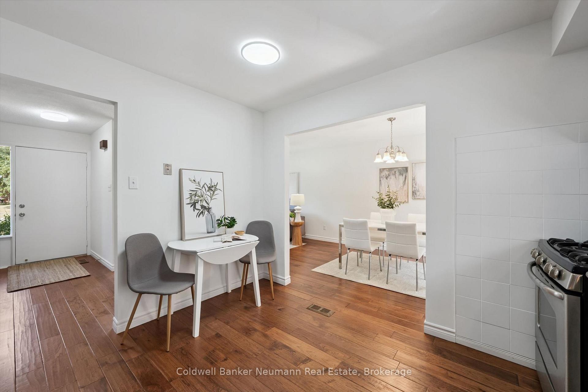 Photo 10 of 3 Meadow Crescent, Guelph, Willow West/Sugarbush/West Acres — HOMEH