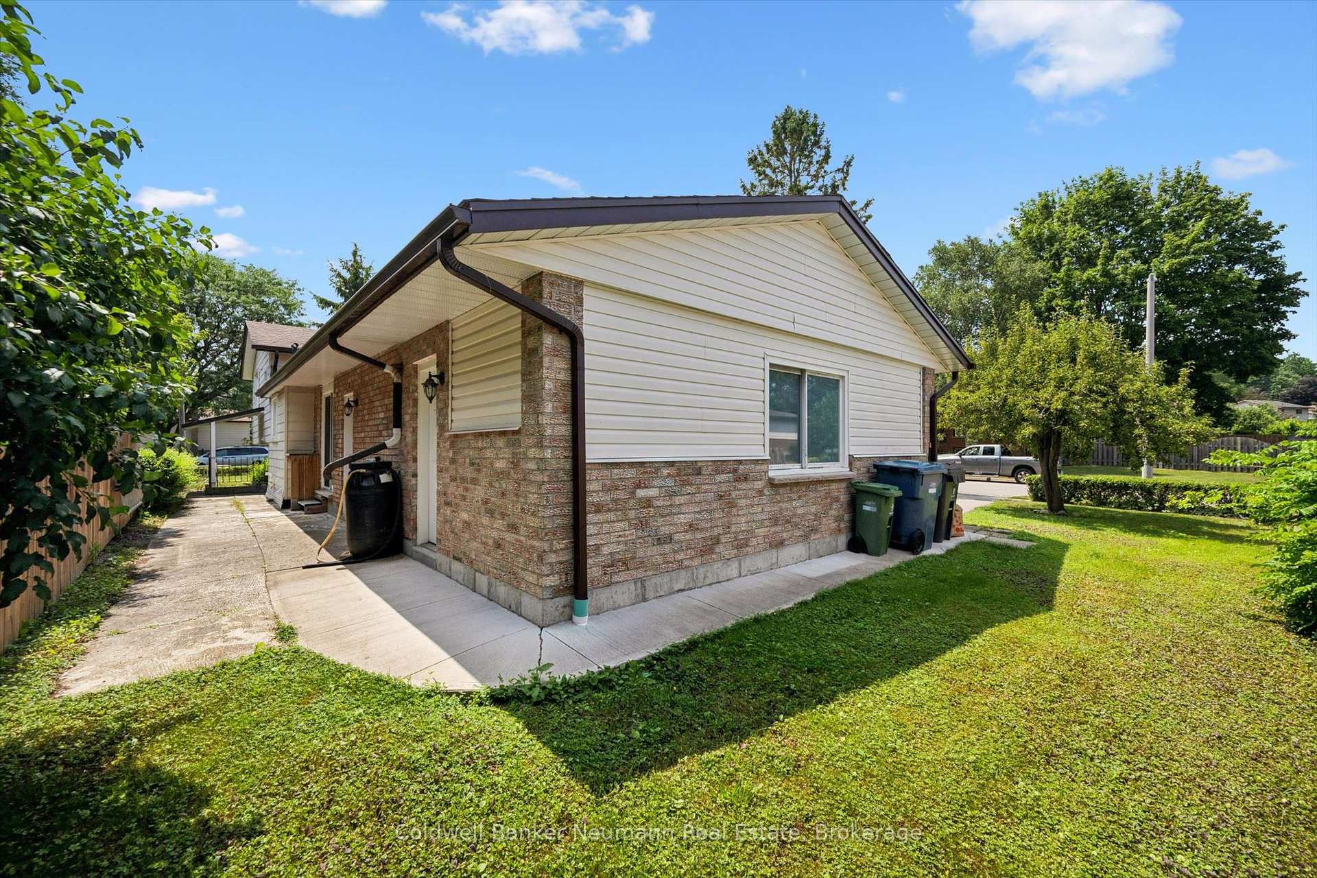 Photo 31 of 3 Meadow Crescent, Guelph, Willow West/Sugarbush/West Acres — HOMEH