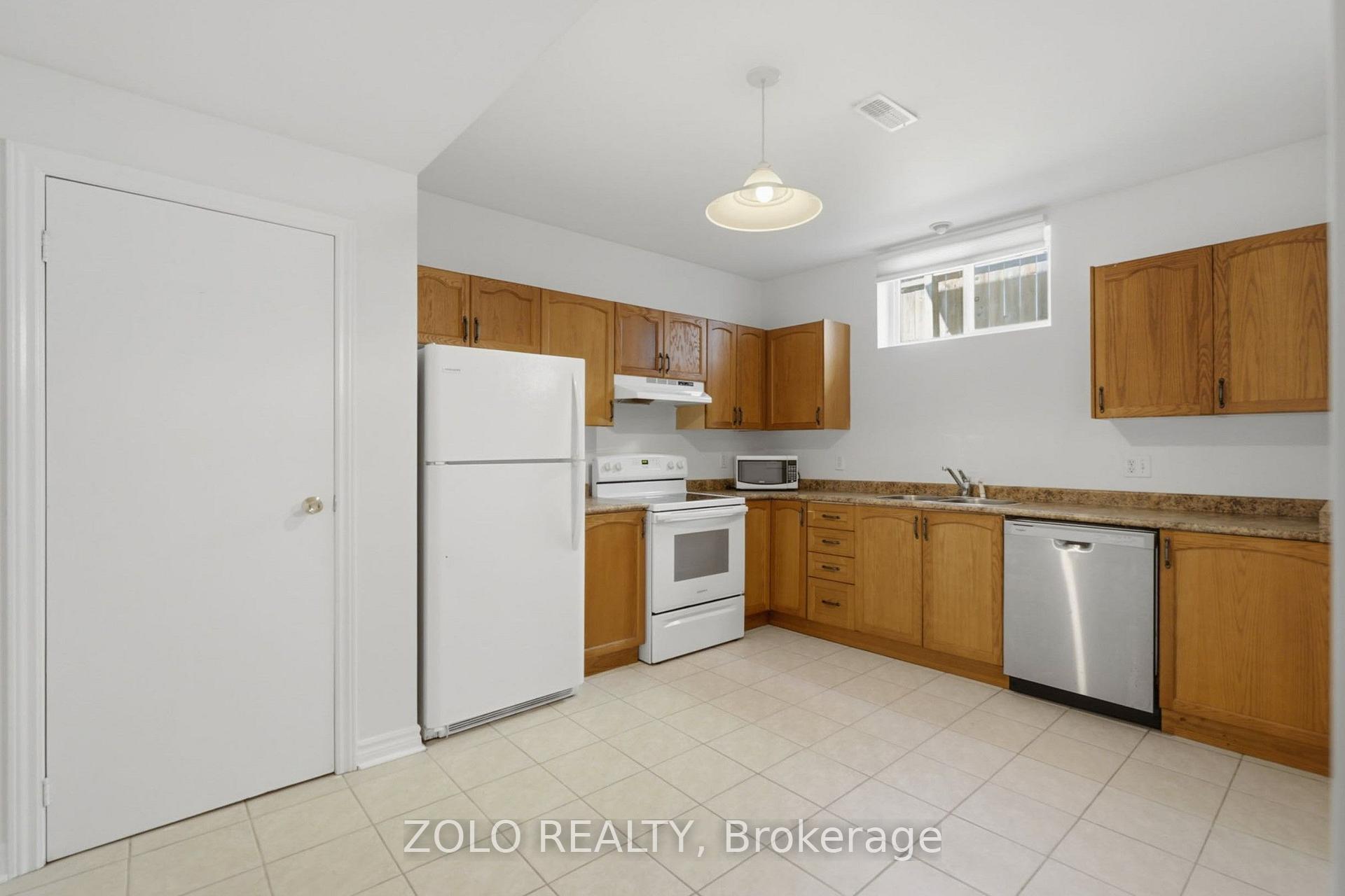 Photo 3 of Unit Basement, 109 Sovereigns Gate S, Barrie, Innis-Shore — HOMEH