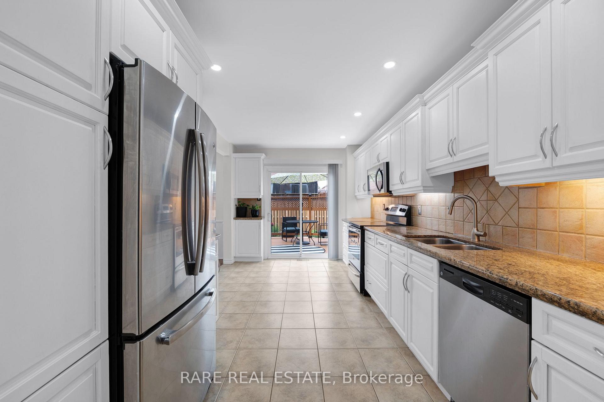 Photo 5 of 45 Sandmere Avenue, Brampton, Heart Lake West — HOMEH