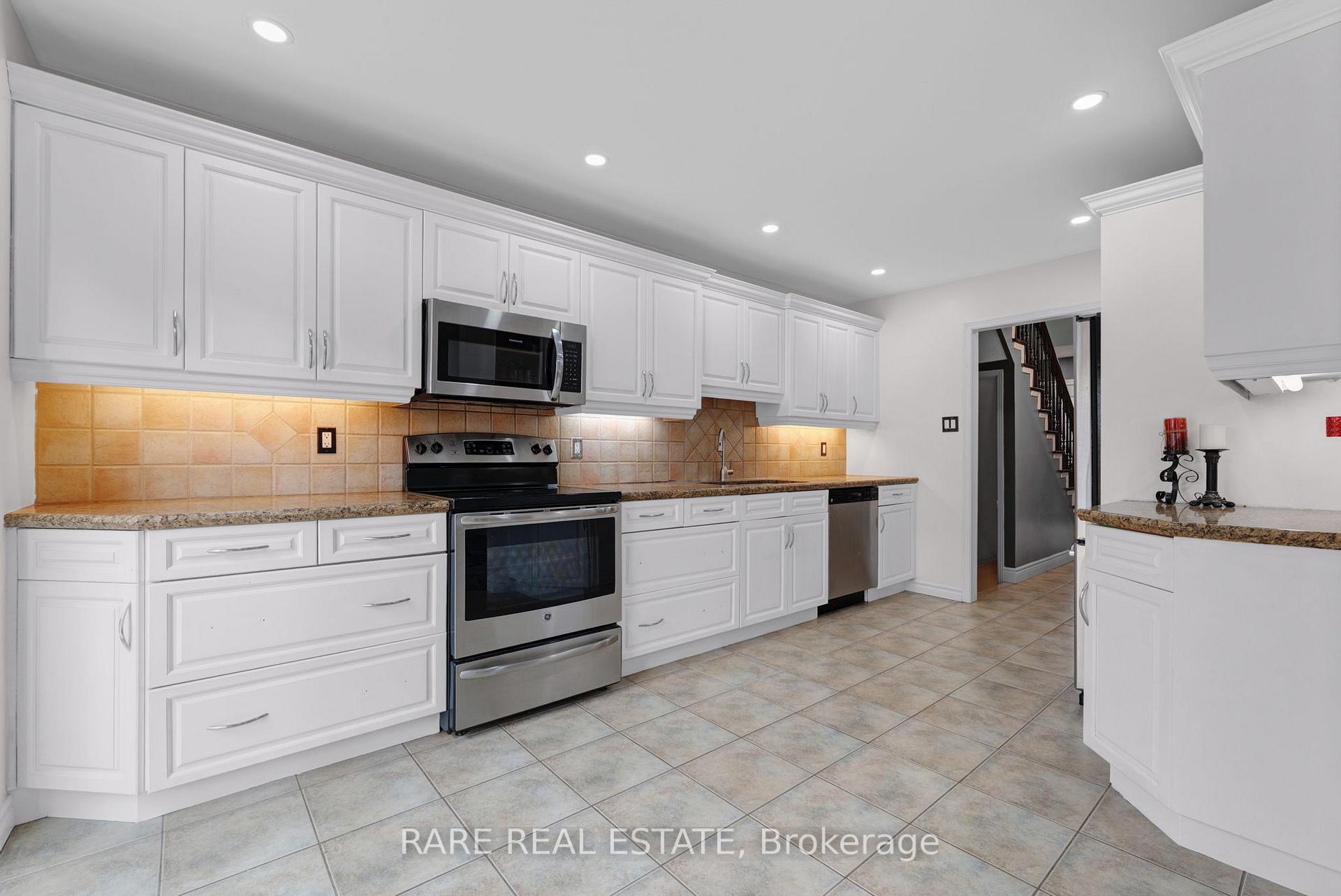 Photo 6 of 45 Sandmere Avenue, Brampton, Heart Lake West — HOMEH