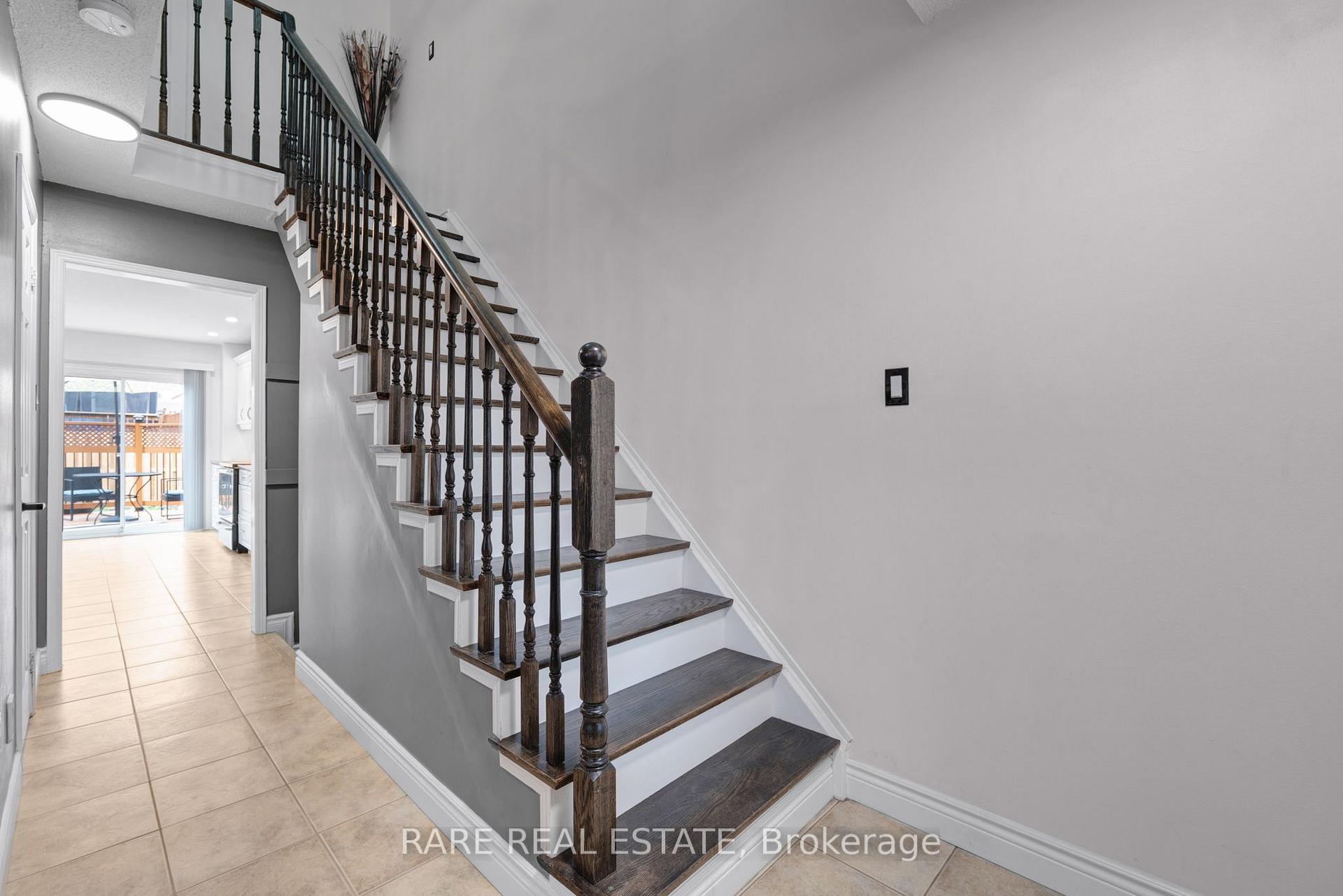 Photo 9 of 45 Sandmere Avenue, Brampton, Heart Lake West — HOMEH