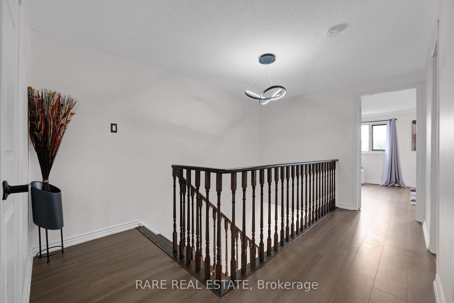 Photo 10 of 45 Sandmere Avenue, Brampton, Heart Lake West — HOMEH