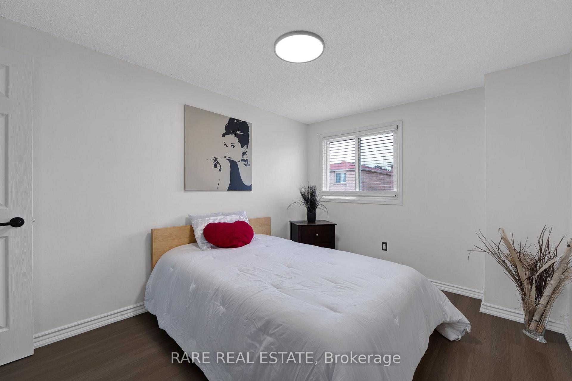 Photo 16 of 45 Sandmere Avenue, Brampton, Heart Lake West — HOMEH