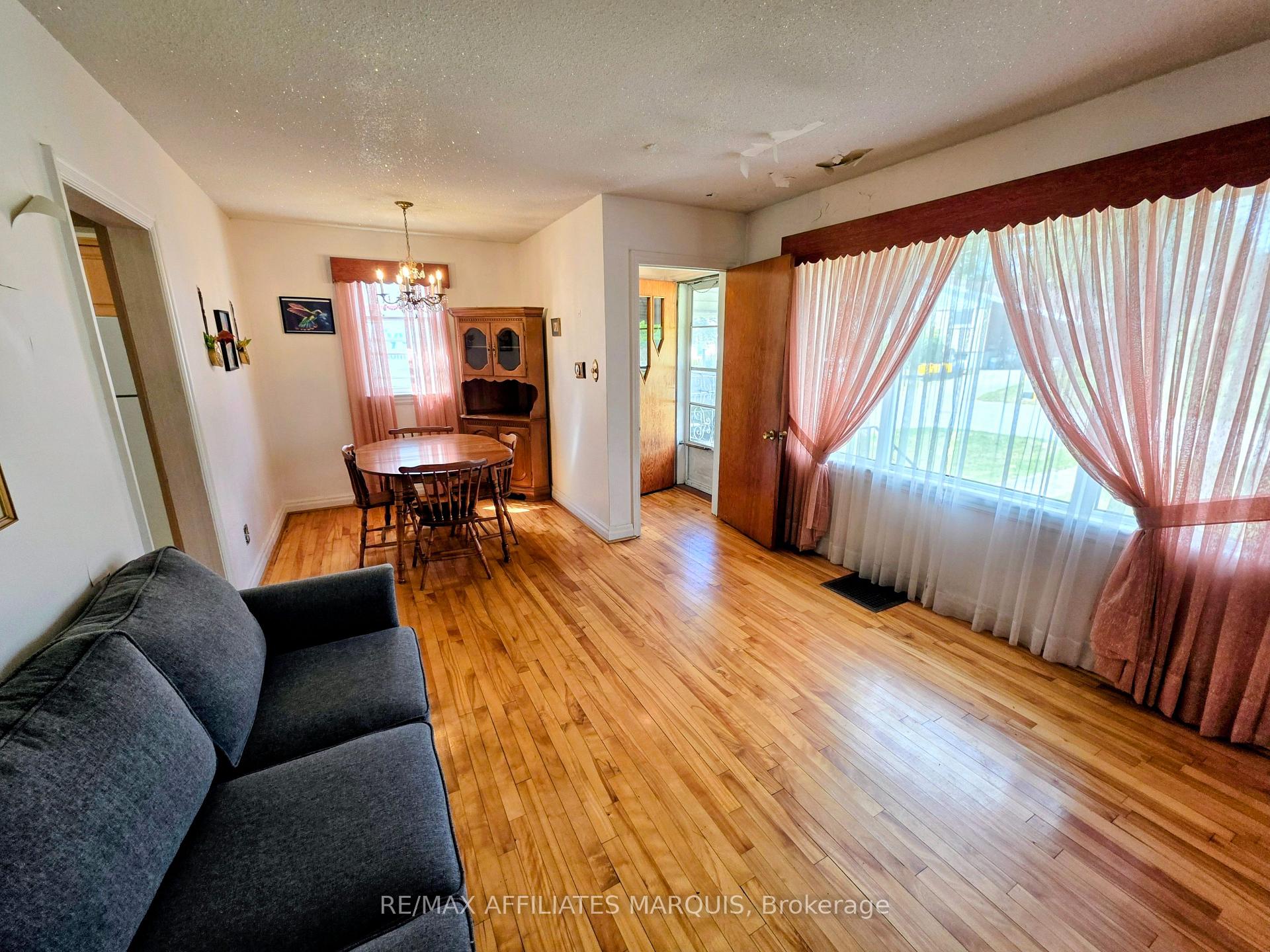 Photo 2 of 41 Elgin Street W, Smiths Falls, Smiths Falls — HOMEH