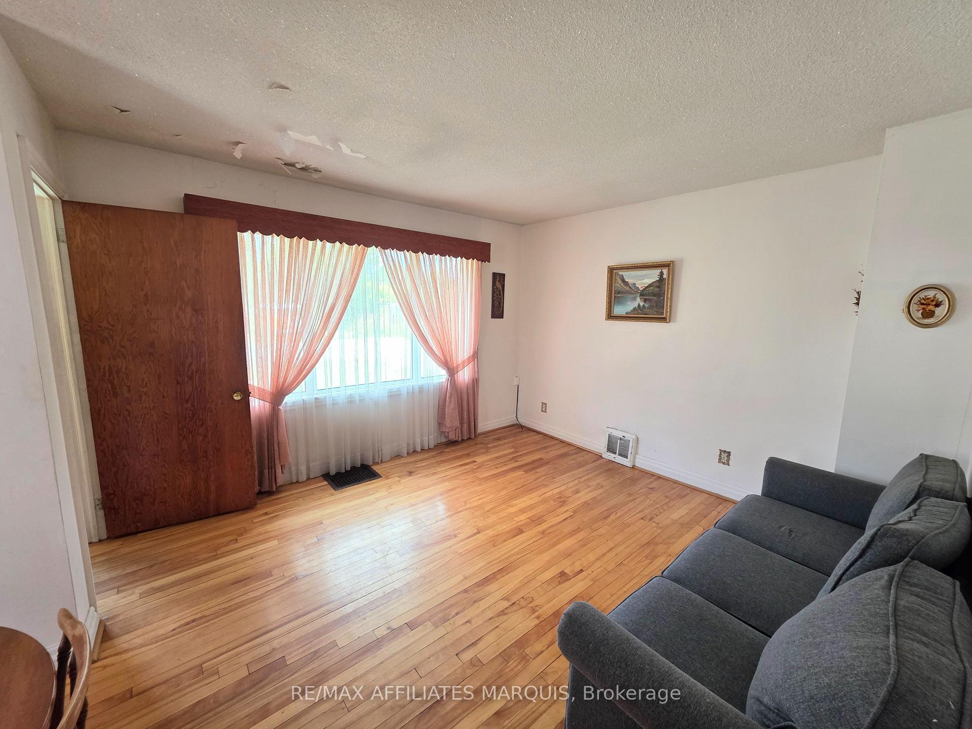 Photo 4 of 41 Elgin Street W, Smiths Falls, Smiths Falls — HOMEH