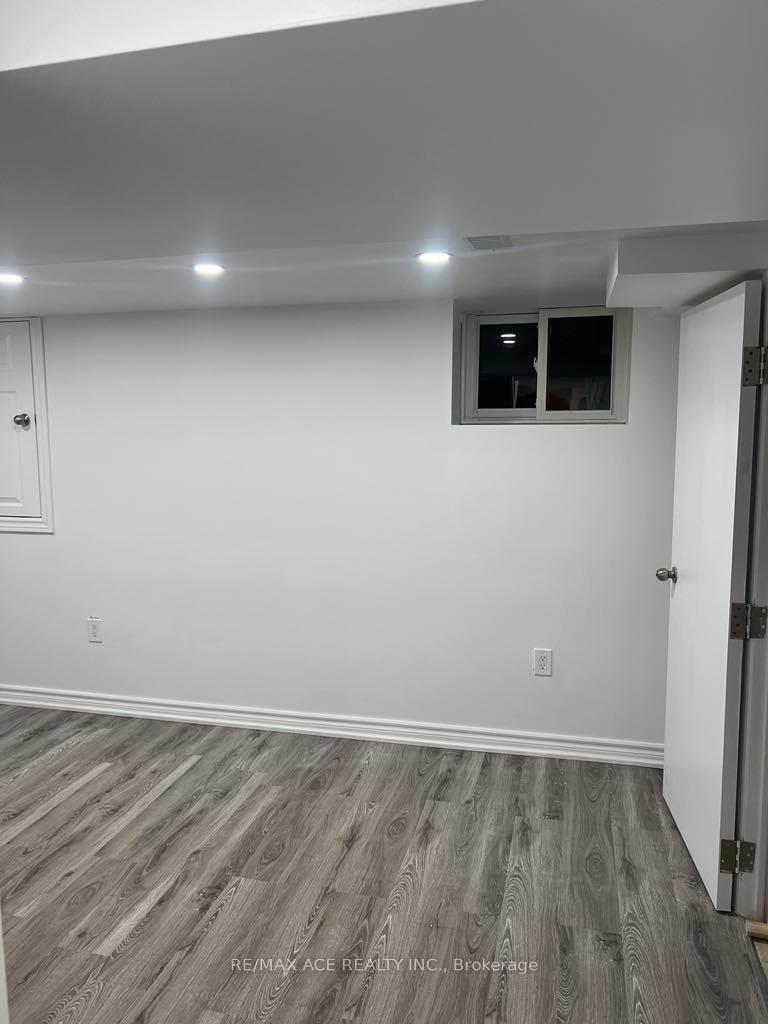 Photo 5 of Unit Bsmt, 26 Oakridge Drive, Scarborough, Cliffcrest — HOMEH