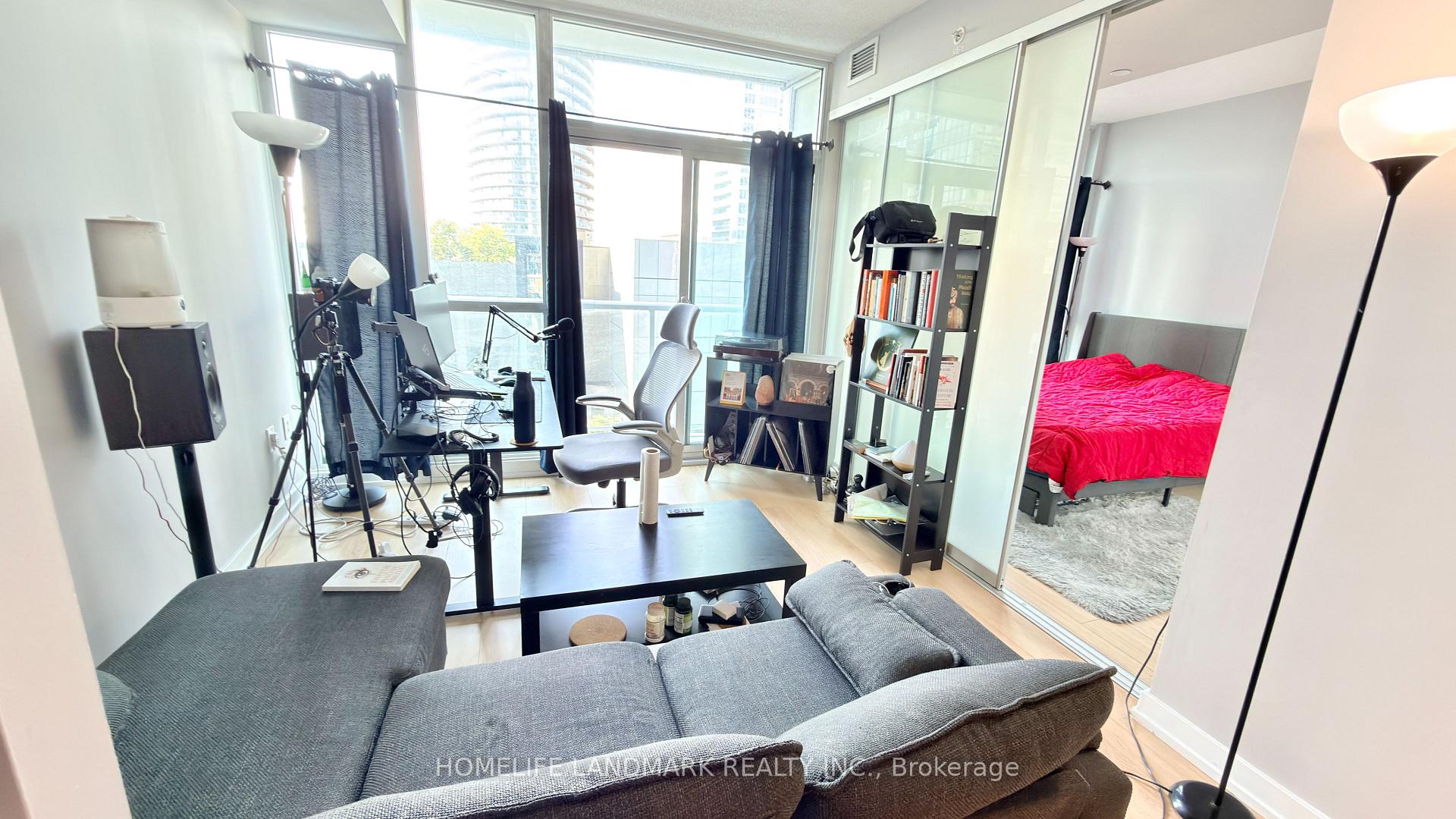 Photo 4 of Unit 703, 85 Queens Wharf Road, Toronto, Waterfront Communities — HOMEH