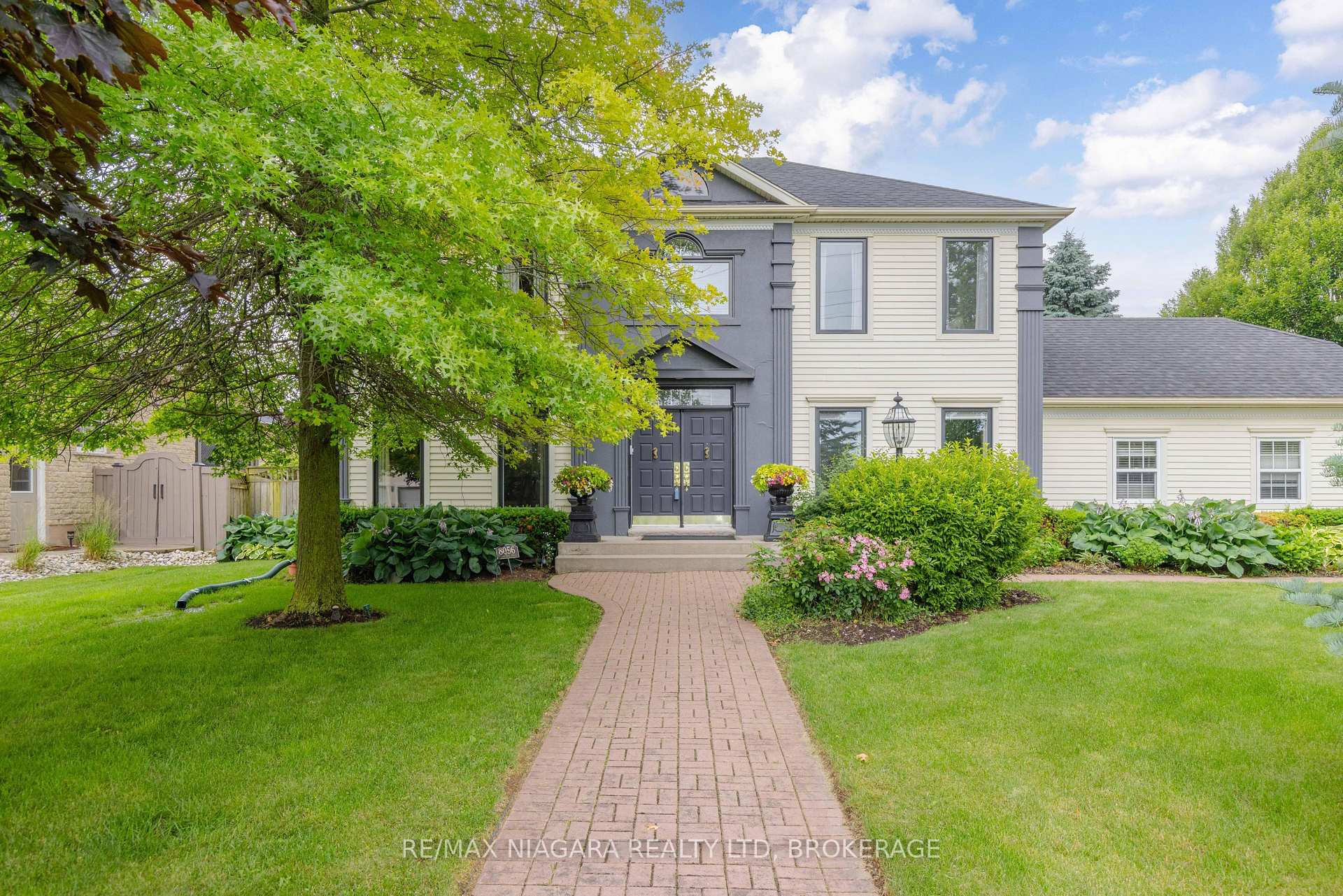Photo 4 of 8056 Cathedral Drive, Niagara Falls, Mt. Carmel — HOMEH