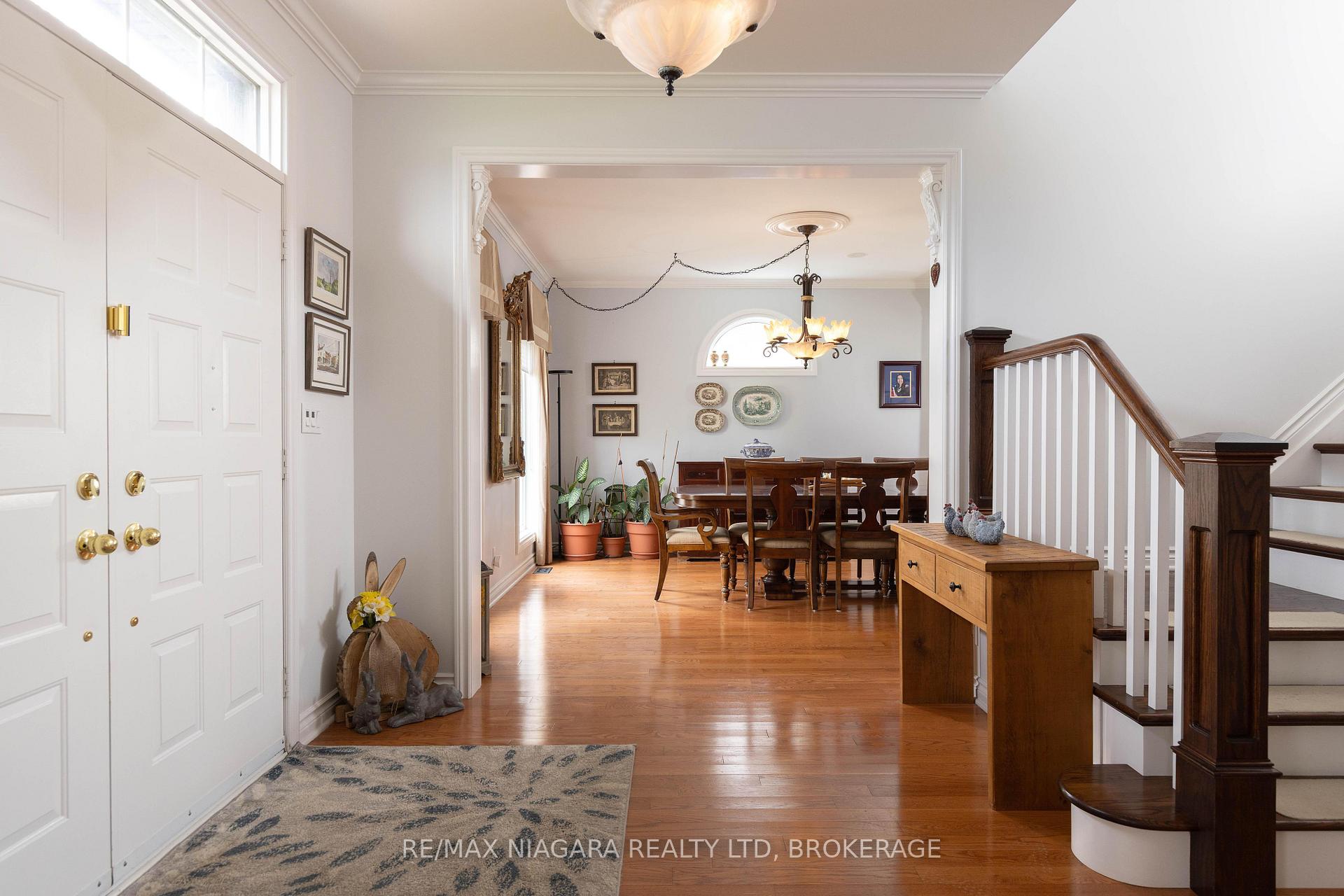 Photo 7 of 8056 Cathedral Drive, Niagara Falls, Mt. Carmel — HOMEH