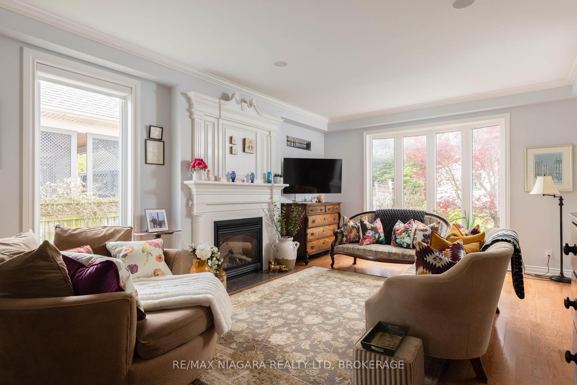 Photo 9 of 8056 Cathedral Drive, Niagara Falls, Mt. Carmel — HOMEH