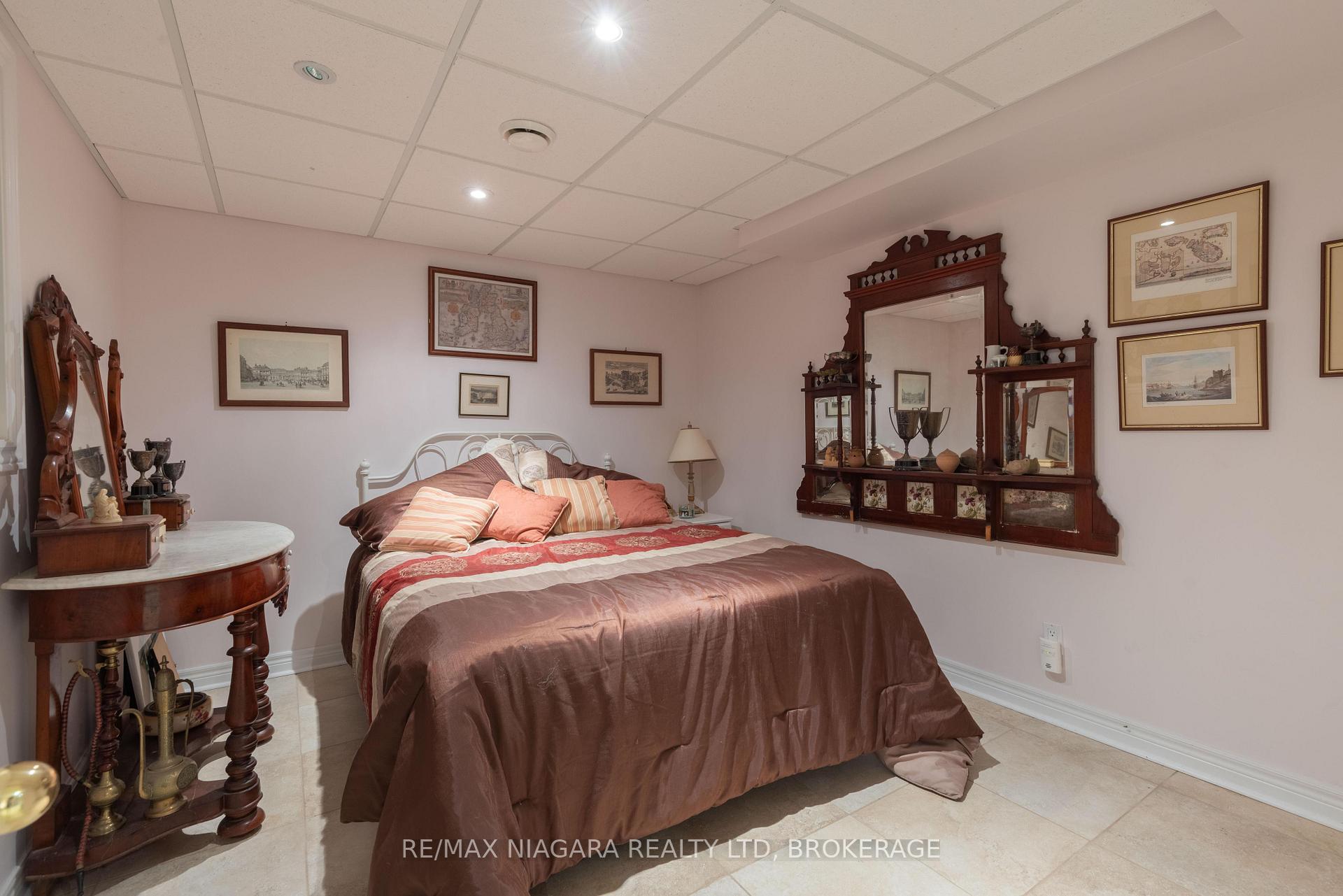 Photo 31 of 8056 Cathedral Drive, Niagara Falls, Mt. Carmel — HOMEH
