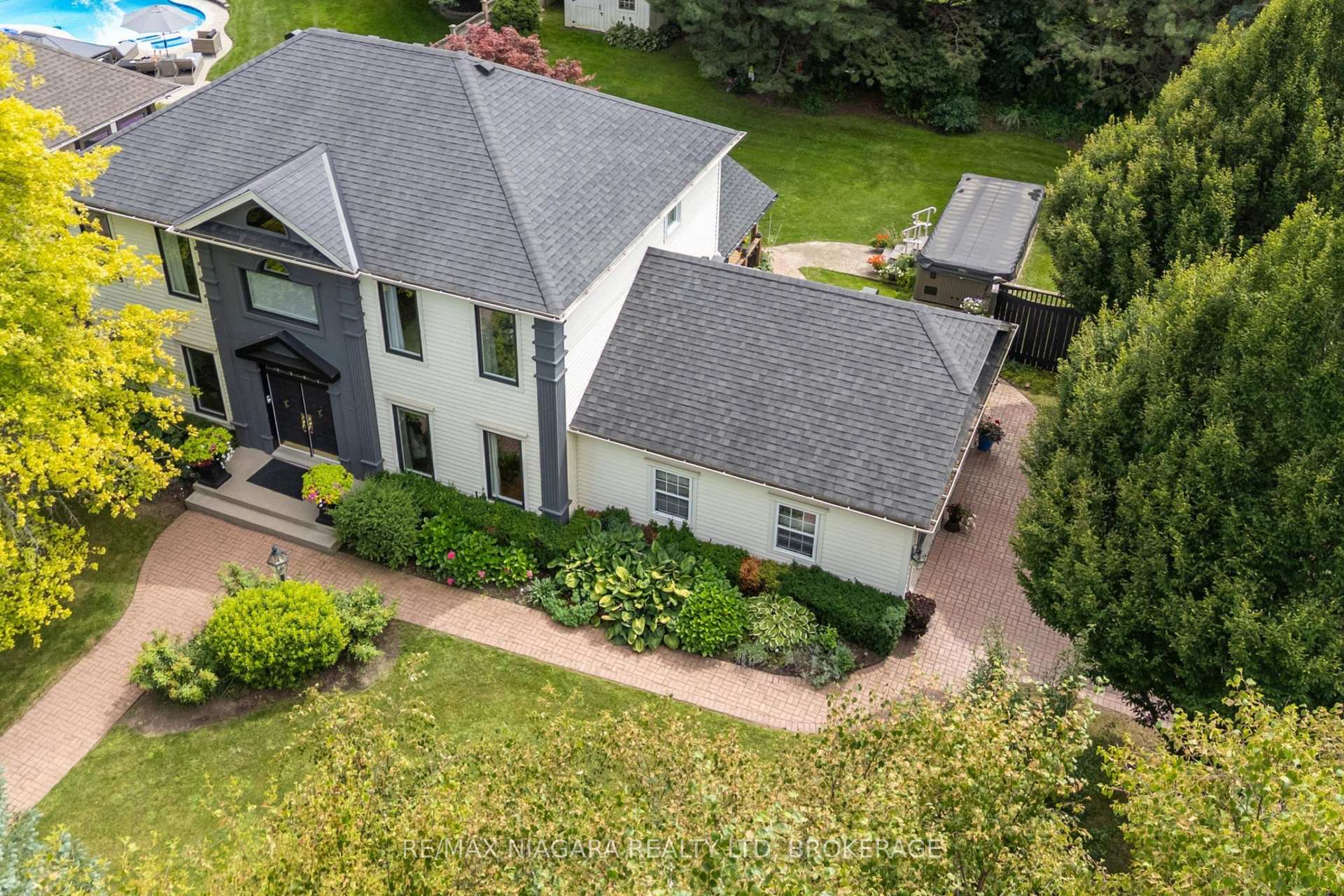 Photo 36 of 8056 Cathedral Drive, Niagara Falls, Mt. Carmel — HOMEH