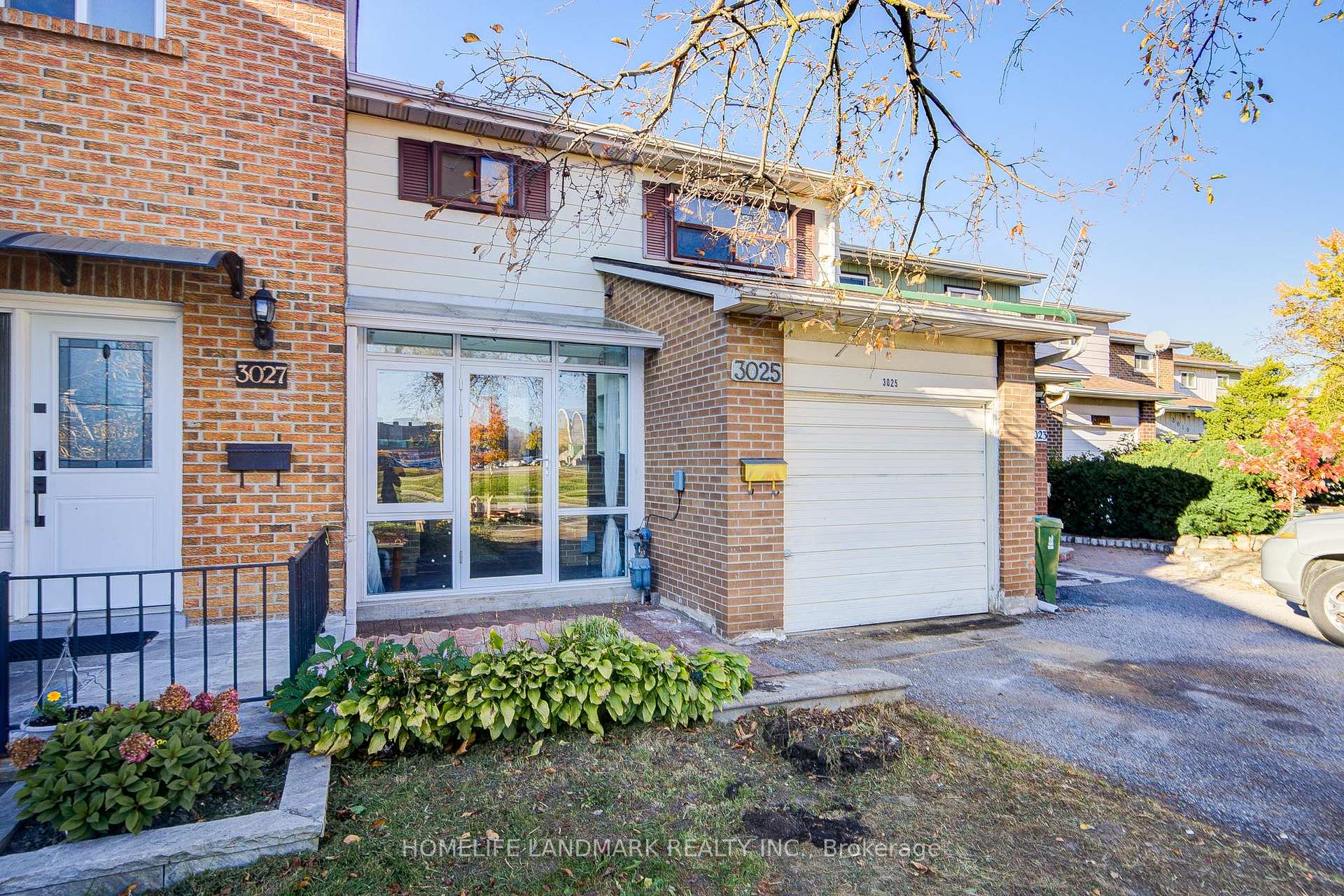 Photo 2 of 3025 Bridletowne Circle, Scarborough, L'Amoreaux — HOMEH
