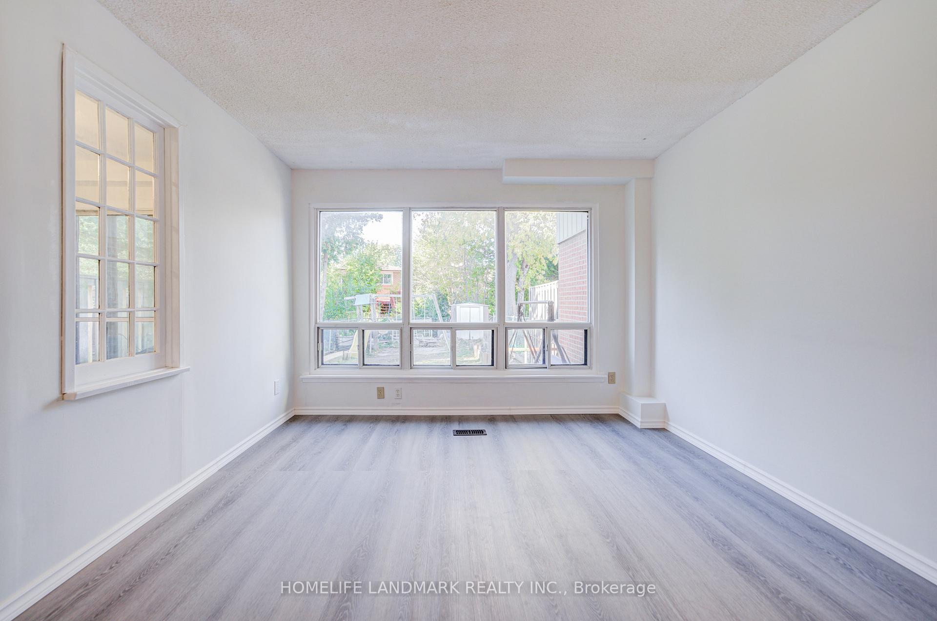 Photo 11 of 3025 Bridletowne Circle, Scarborough, L'Amoreaux — HOMEH