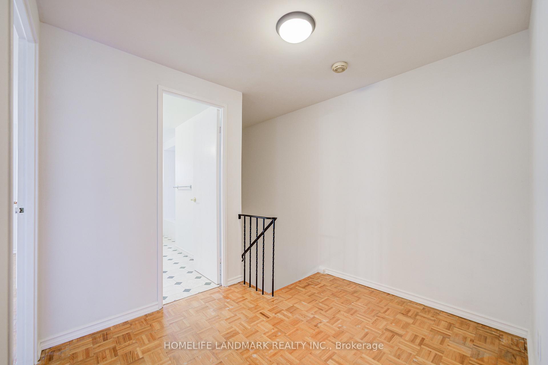 Photo 21 of 3025 Bridletowne Circle, Scarborough, L'Amoreaux — HOMEH