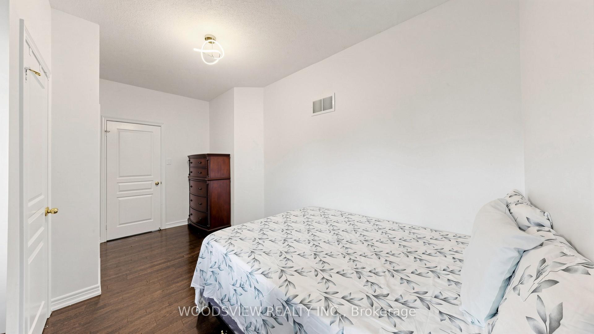 Photo 31 of 7 Deancrest Road, Brampton, Northwest Brampton — HOMEH