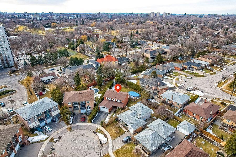 Photo 1 of 18 Terryellen Crescent, Etobicoke, Markland Wood — HOMEH